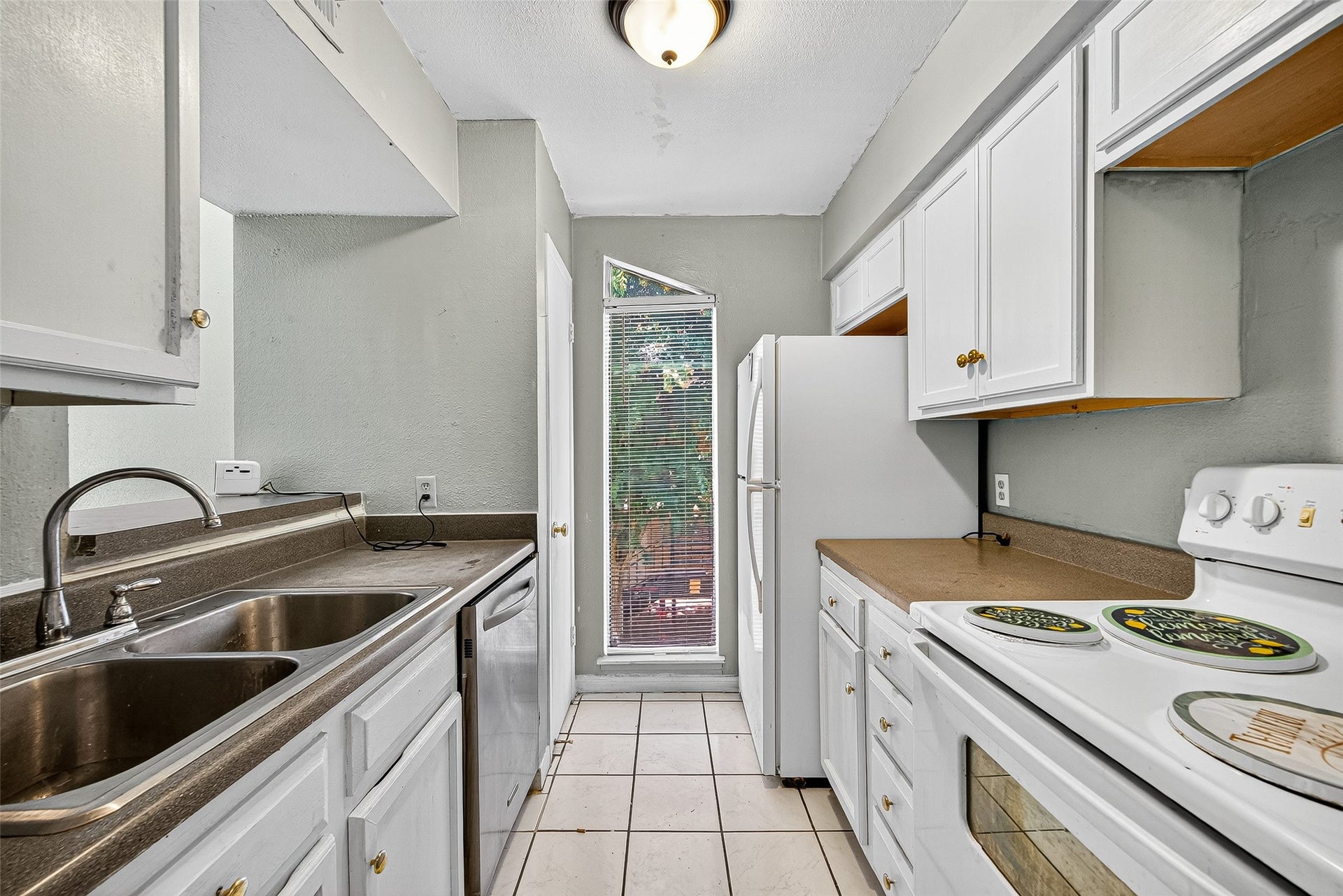 10075 Westpark Drive, #73, Houston, TX 77042 10075 Westpark Drive, #73, Houston, TX 77042