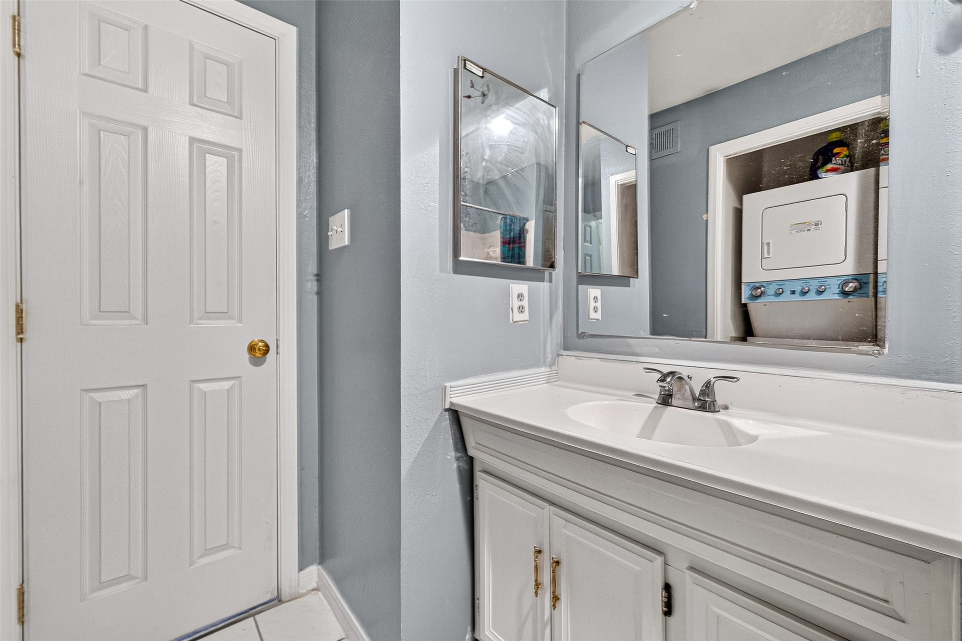 10075 Westpark Drive, #73, Houston, TX 77042 10075 Westpark Drive, #73, Houston, TX 77042