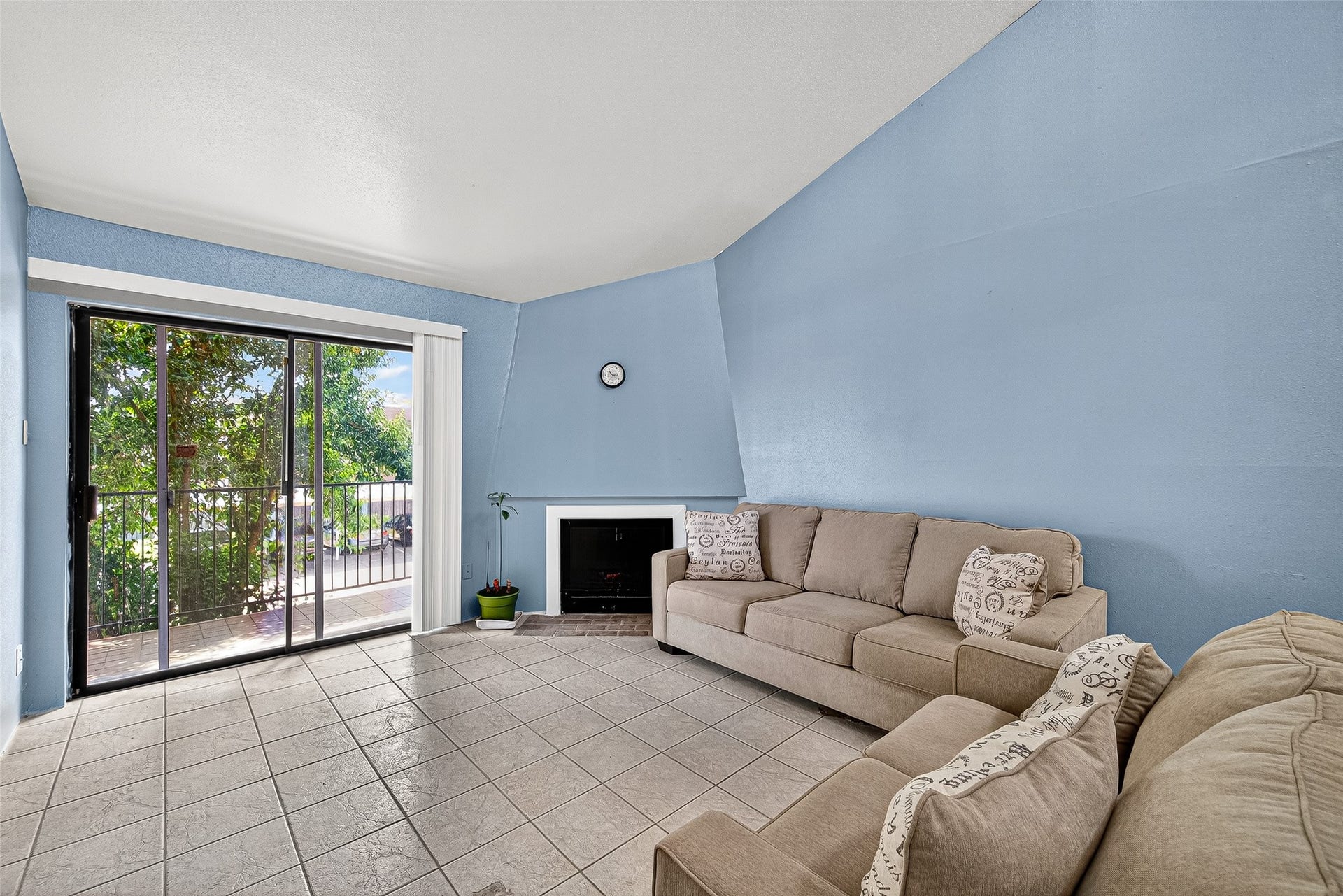 10075 Westpark Drive, #73, Houston, TX 77042 10075 Westpark Drive, #73, Houston, TX 77042
