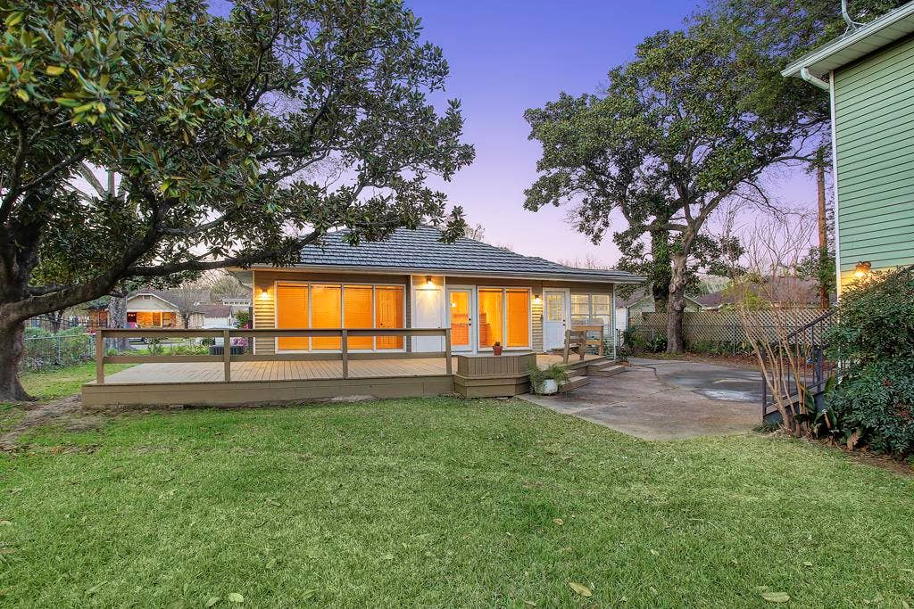 830 Key Street, Houston, TX 77009 Upgraded Aluminum Roof, Shaded Backyard, Deck & Oversize Driveway
