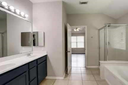 11043 Starling Creek Drive, Richmond, TX 77406 Master Bathroom with Spacious Vanity