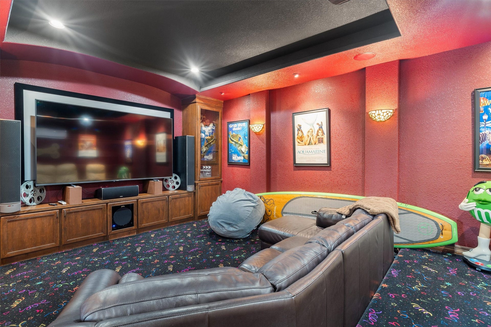 2150 Hewitt Street, League City, TX 77573 Private media room with space for stadium seating