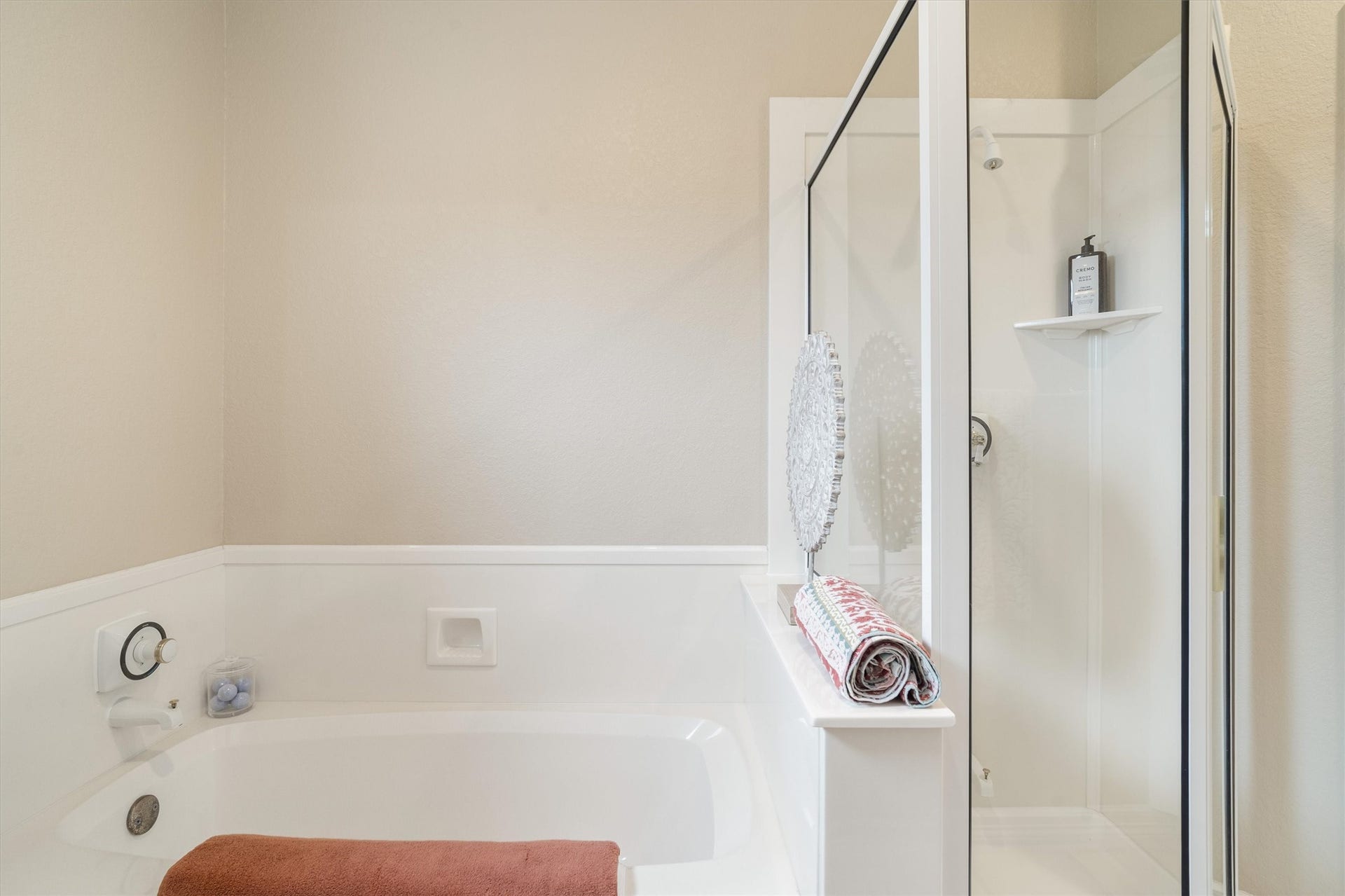 2150 Hewitt Street, League City, TX 77573 Garden tub and stand alone shower in the Jack and Jill bathroom