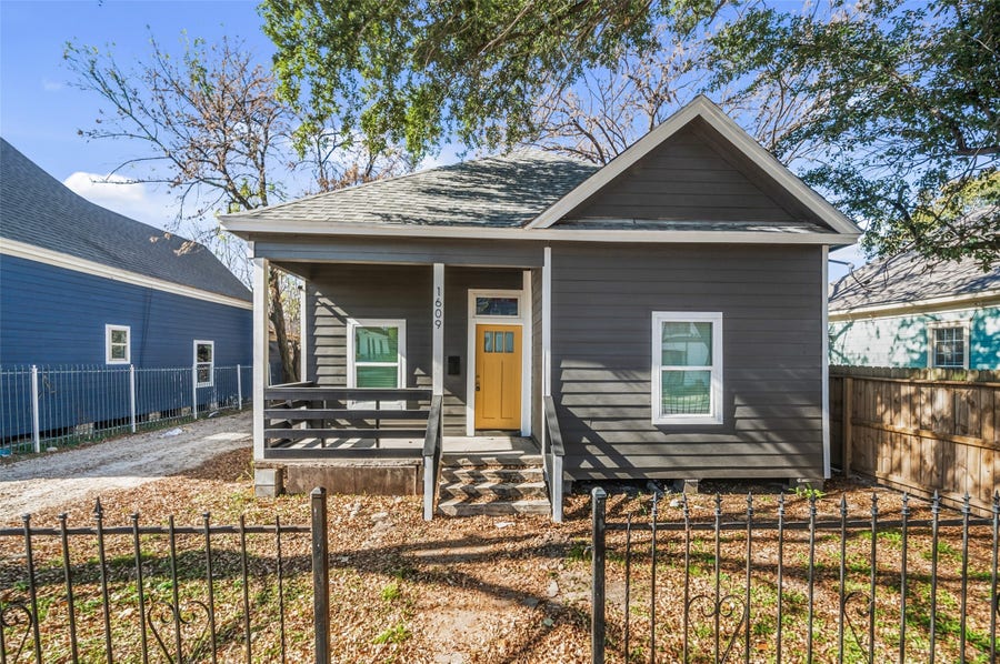 Property photo for 1609 Chapman Street, Houston, TX