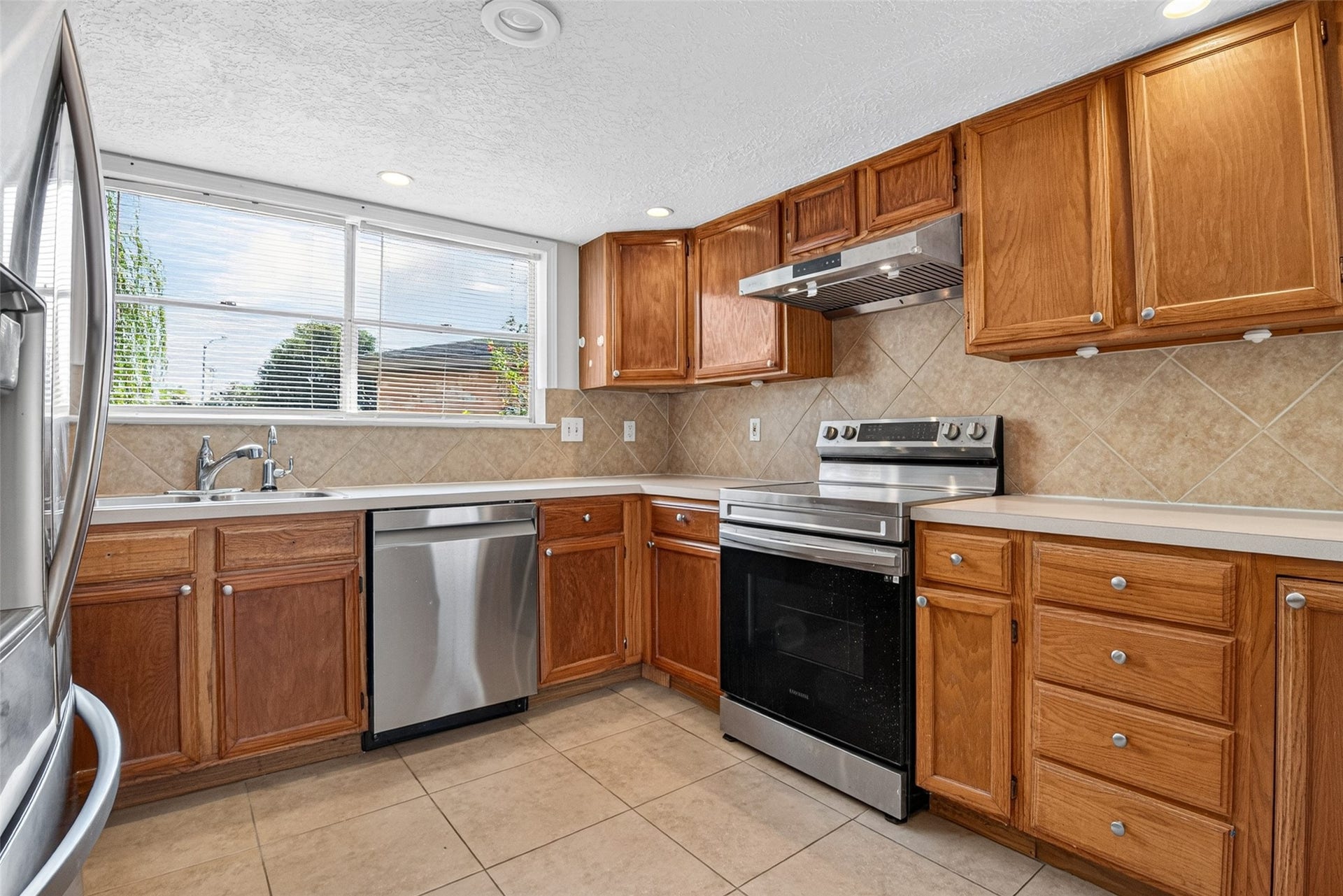 10518 Quail Ridge Lane, Sugar Land, TX 77498 10518 Quail Ridge Lane, Sugar Land, TX 77498