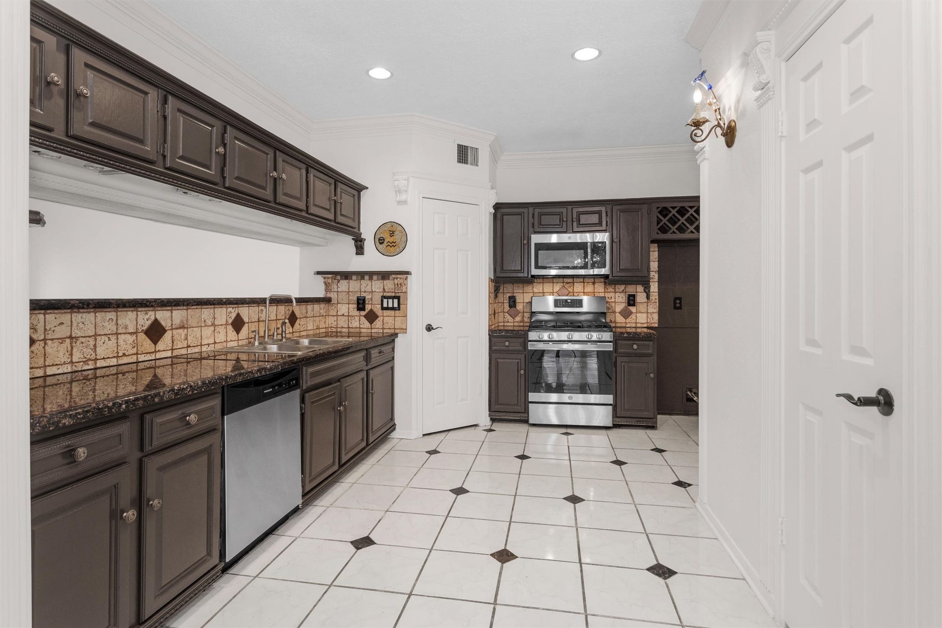 1331 Edenderry Lane, Missouri City, TX 77459 1331 Edenderry Lane, Missouri City, TX 77459