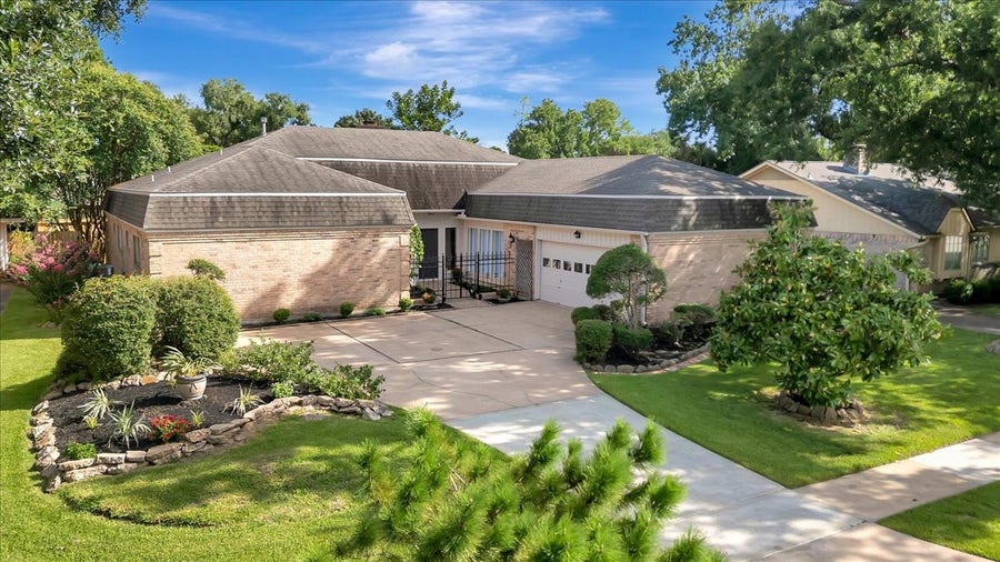 Property photo for 16410 Glenshannon Drive, Houston, TX