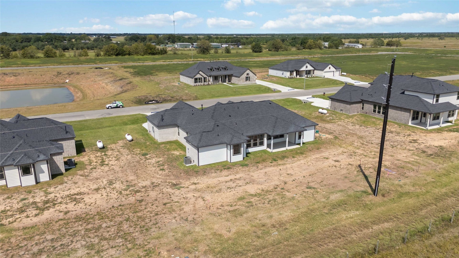 From peaceful surroundings to the convenience of nearby Rosenberg, Blue Heron Estates delivers the best of both worlds.