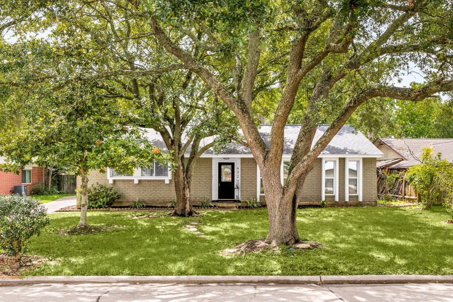 Property photo for 4327 Peridot Lane, Friendswood, TX