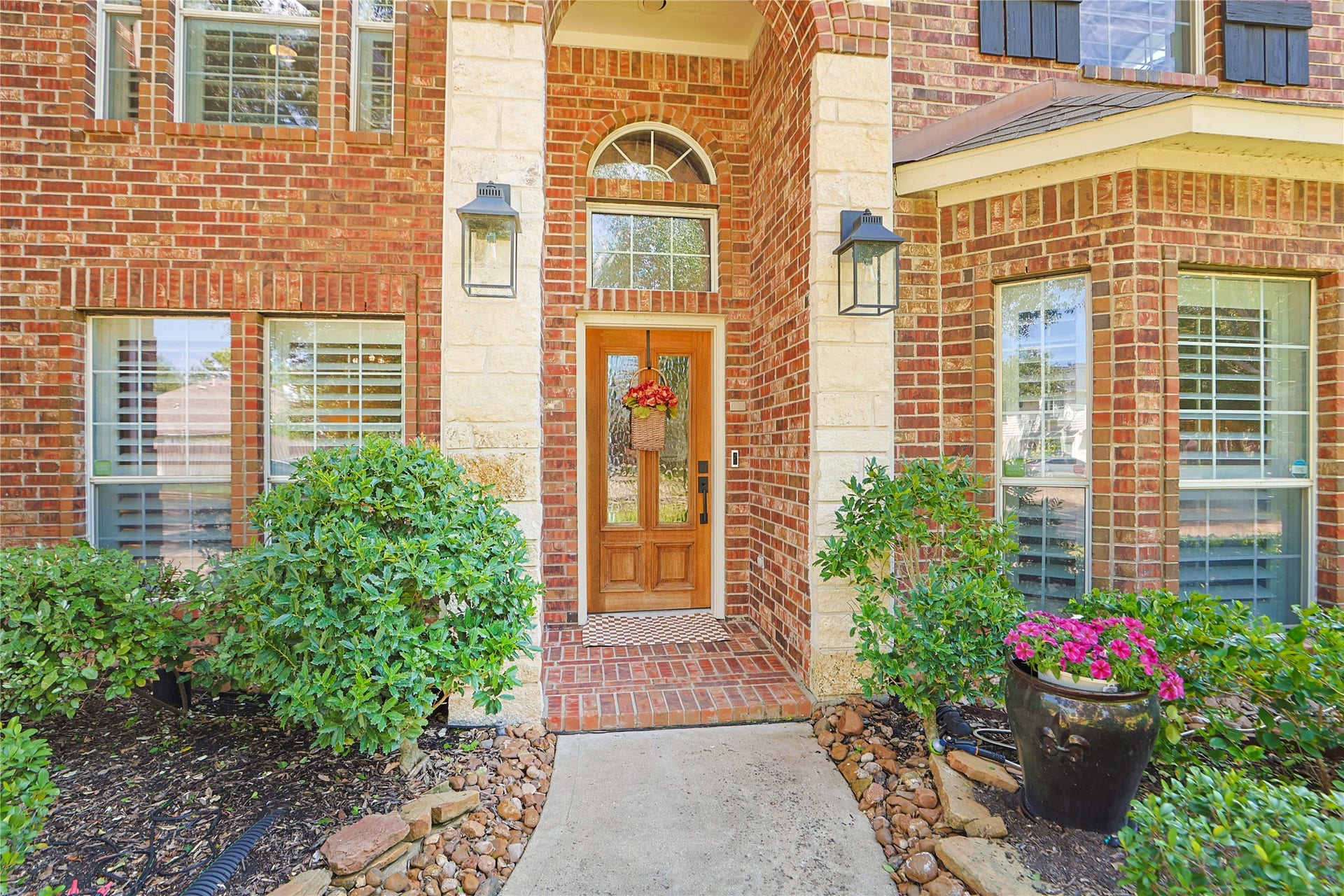 16511 E Canterra Circle, Houston, TX 77095 Welcoming front entry