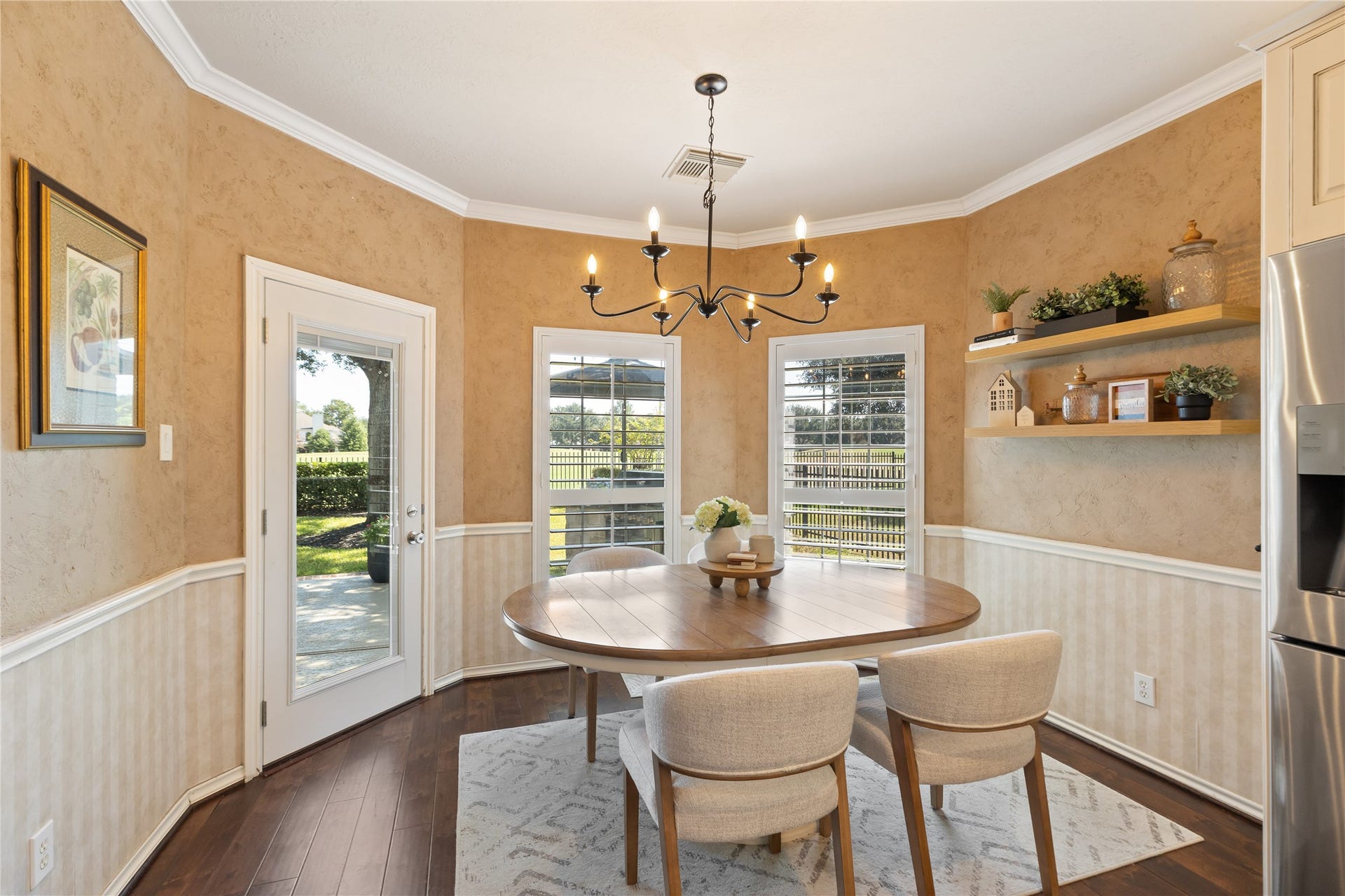 16511 E Canterra Circle, Houston, TX 77095 Breakfast area perfect for morning coffee