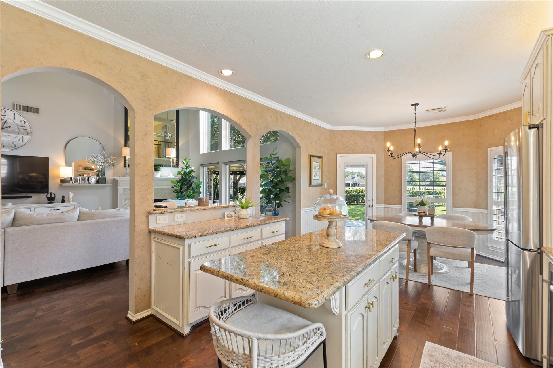 16511 E Canterra Circle, Houston, TX 77095 Open kitchen to living room