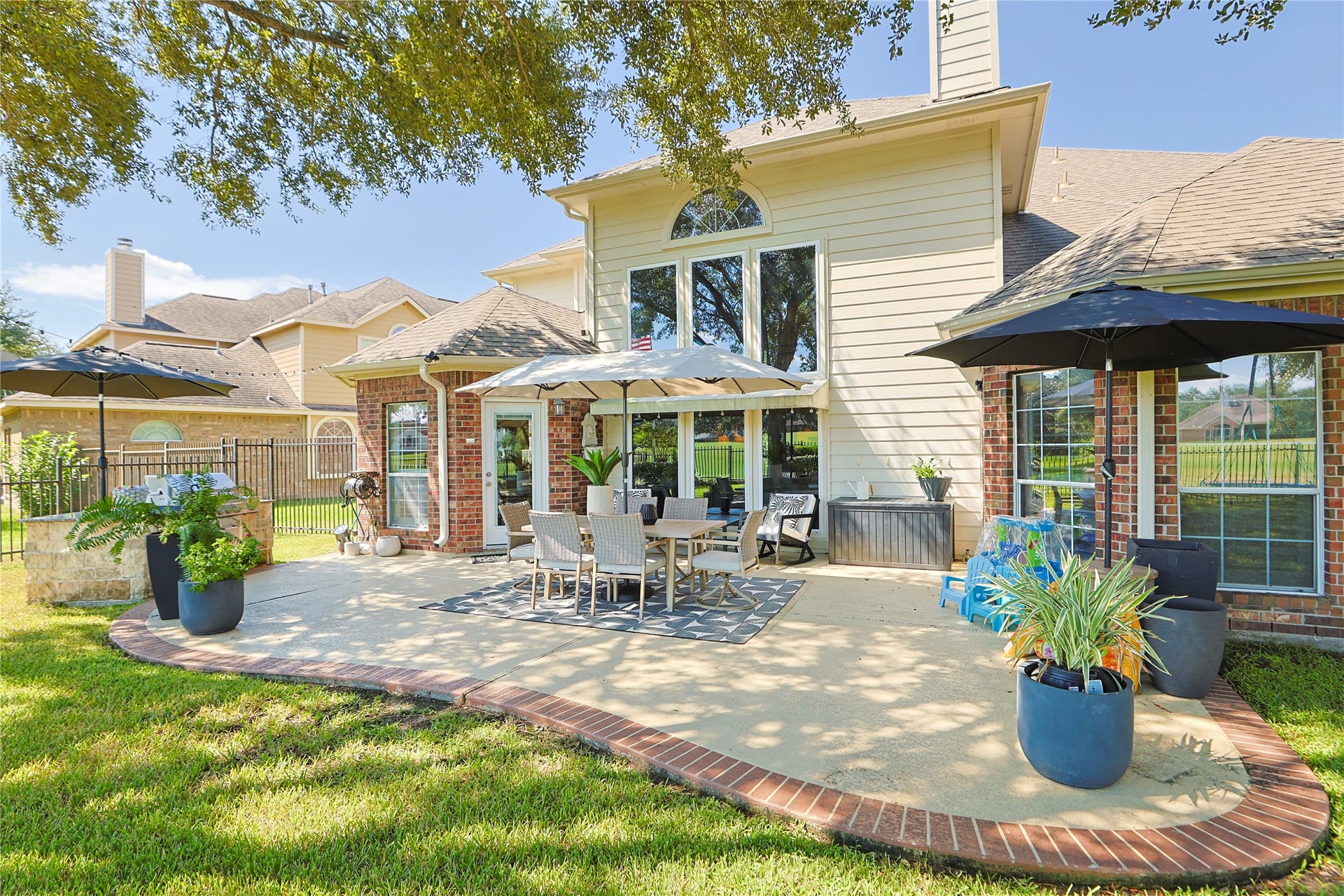 16511 E Canterra Circle, Houston, TX 77095 Expansive patio perfect for entertaining