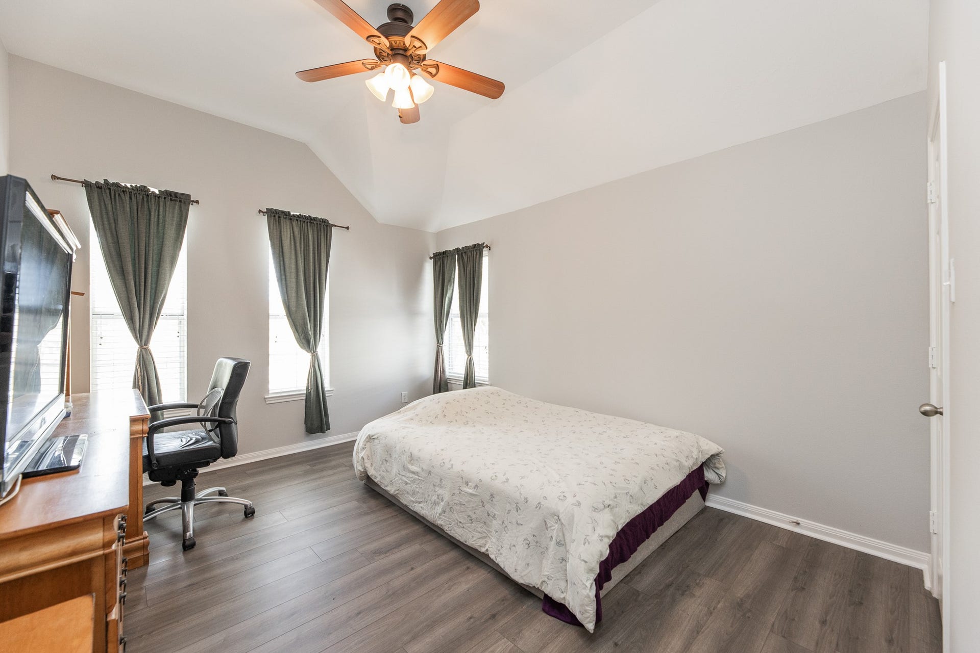 3002 Vincent Crossing Drive, Spring, TX 77386