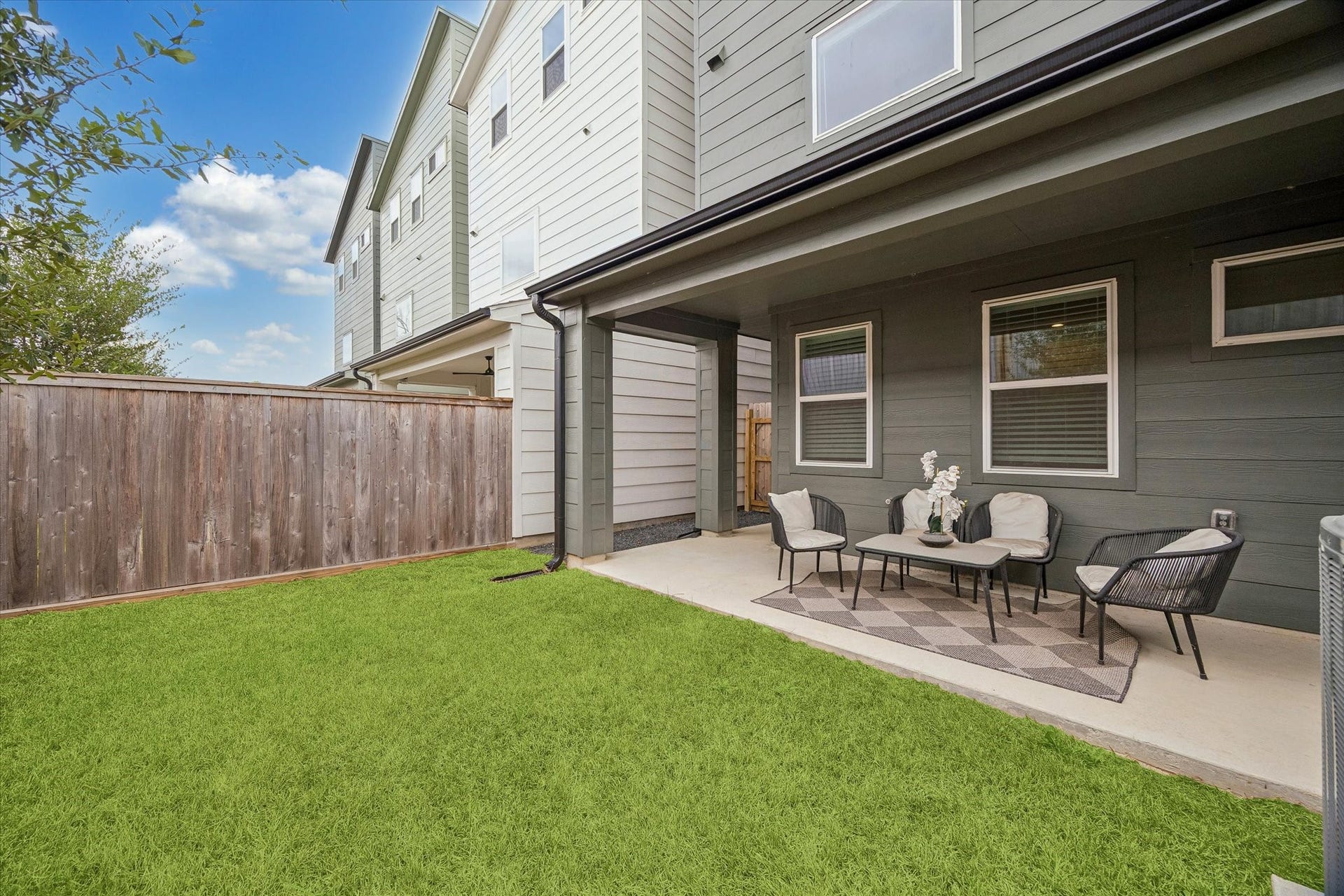 4711 Moving Meadows, Houston, TX 77018 4711 Moving Meadows, Houston, TX 77018