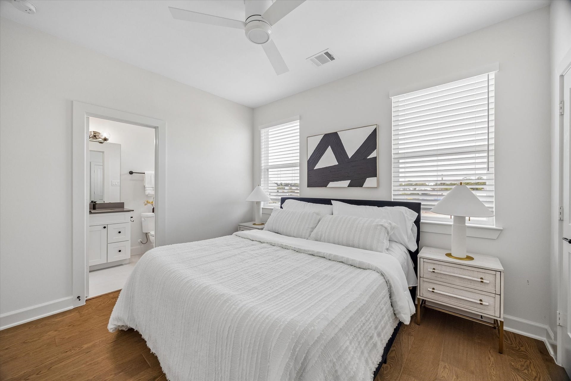 4711 Moving Meadows, Houston, TX 77018 4711 Moving Meadows, Houston, TX 77018