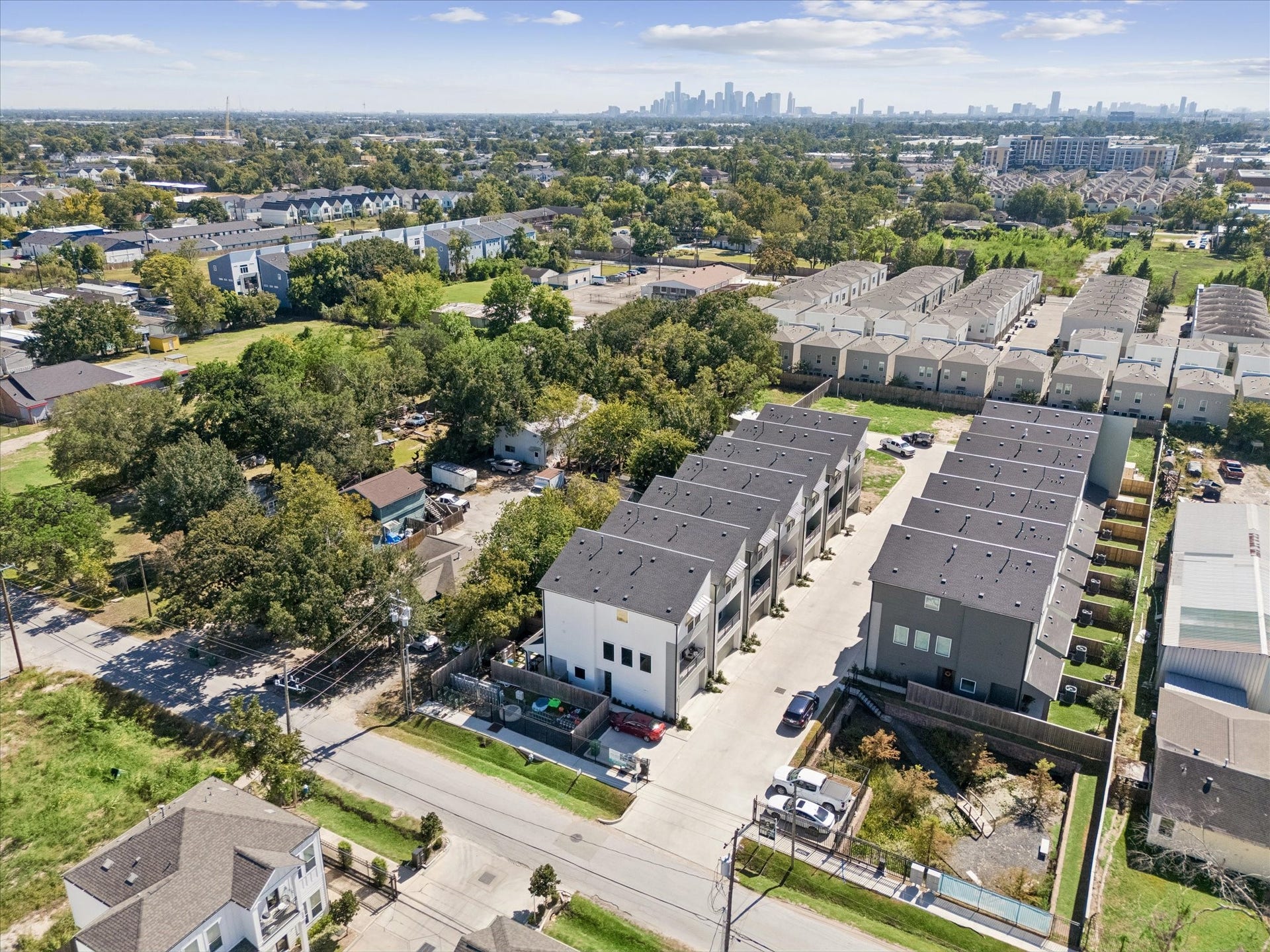 4711 Moving Meadows, Houston, TX 77018 4711 Moving Meadows, Houston, TX 77018
