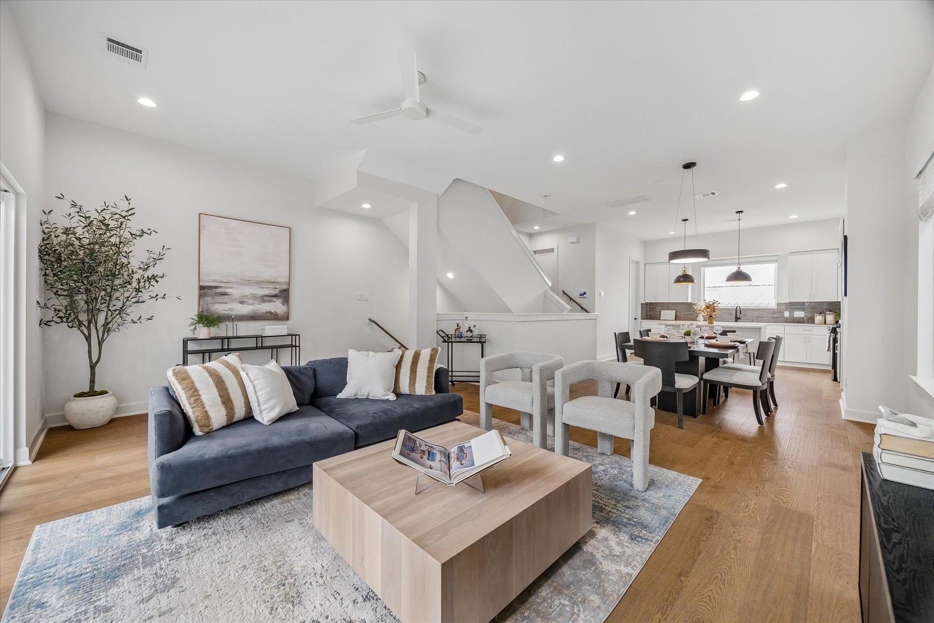 4711 Moving Meadows, Houston, TX 77018 4711 Moving Meadows, Houston, TX 77018