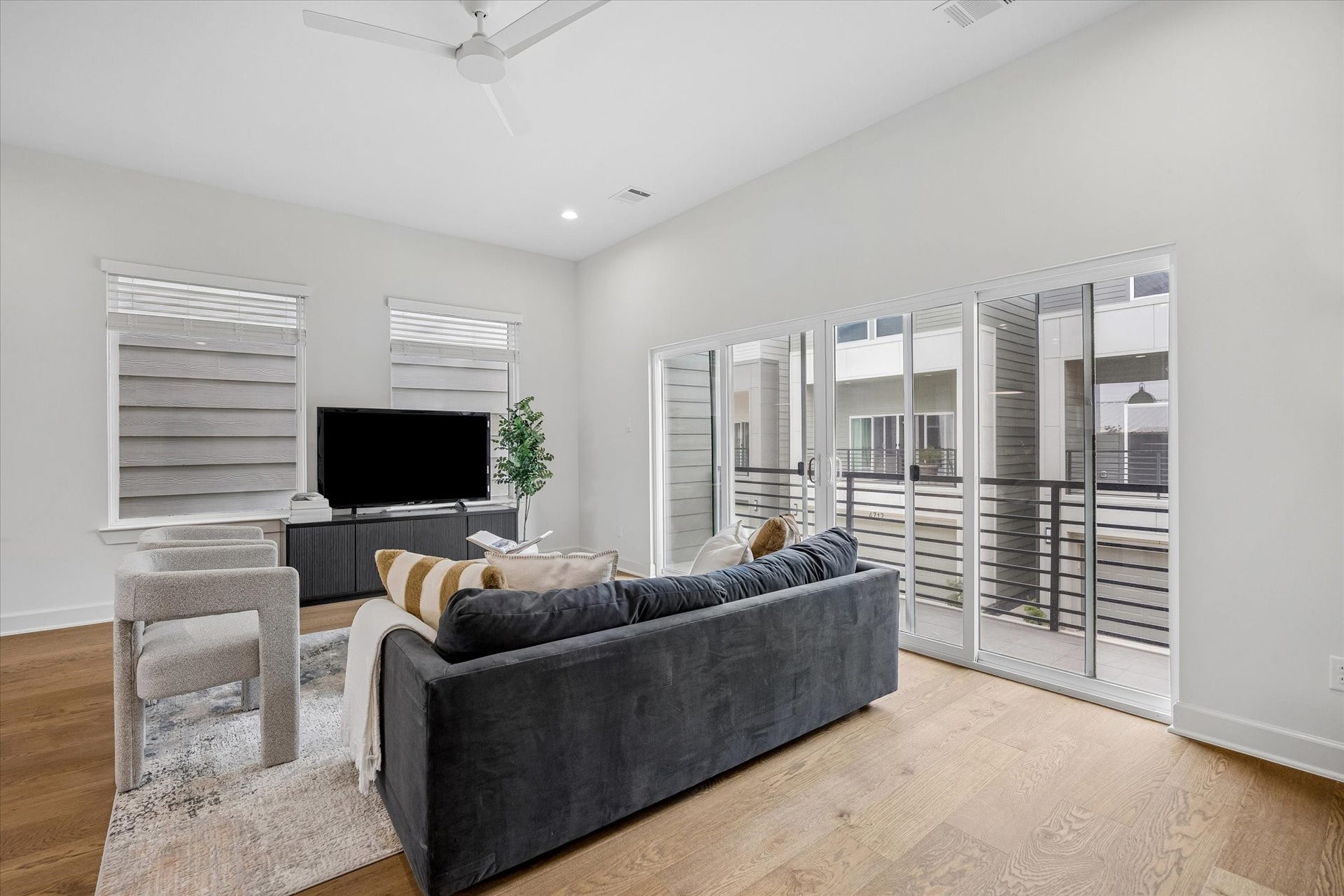 4711 Moving Meadows, Houston, TX 77018 4711 Moving Meadows, Houston, TX 77018
