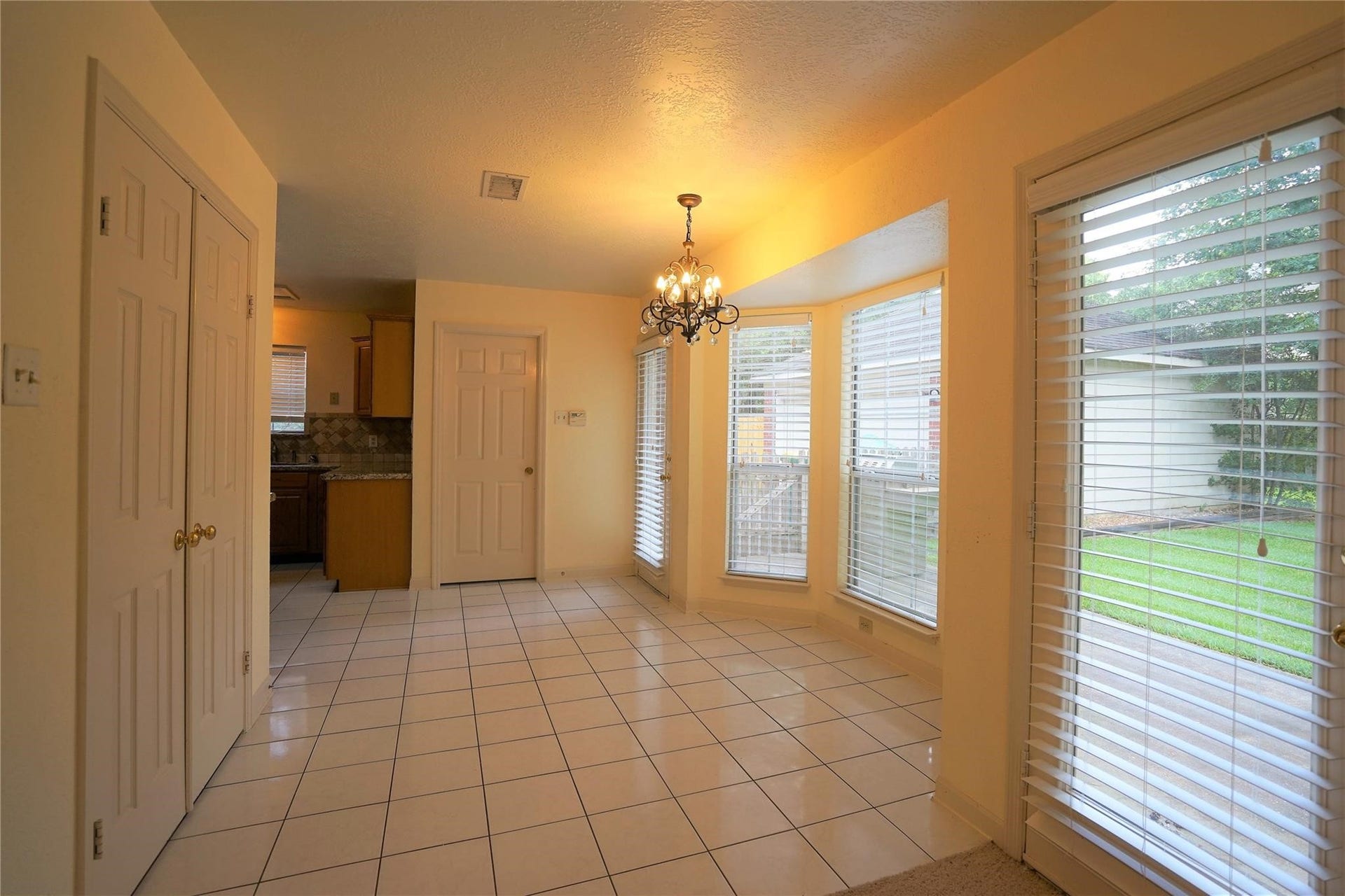 50 Indian Summer Place, The Woodlands, TX 77381 50 Indian Summer Place, The Woodlands, TX 77381