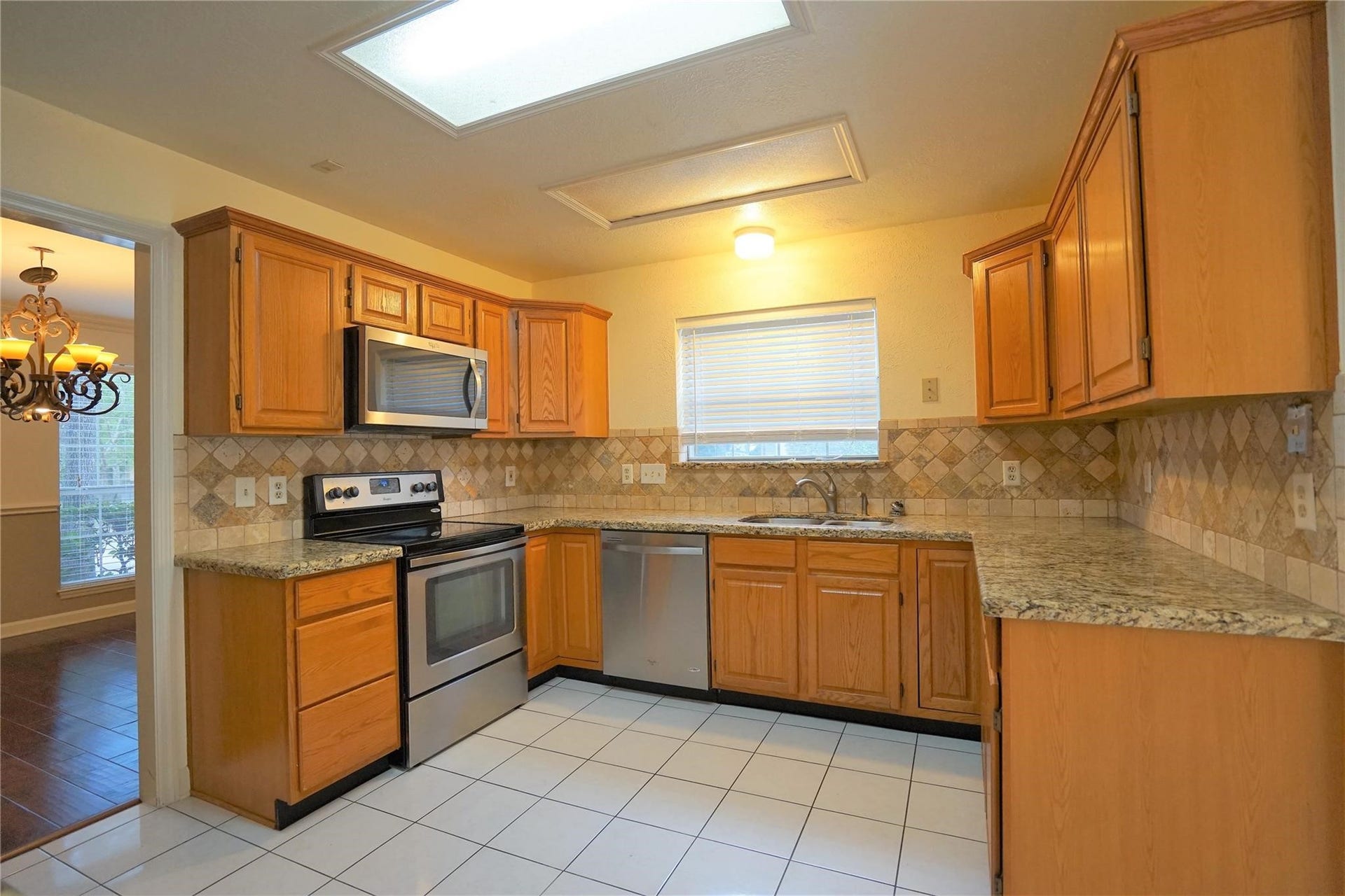 50 Indian Summer Place, The Woodlands, TX 77381 50 Indian Summer Place, The Woodlands, TX 77381