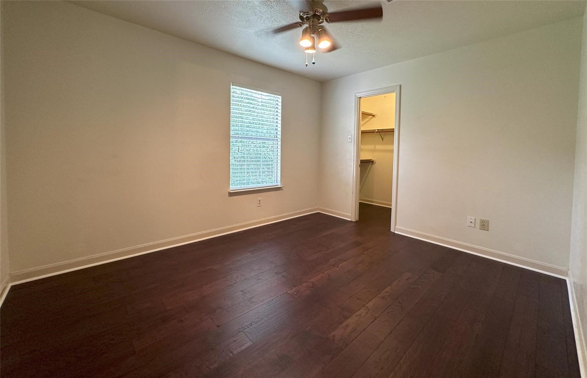 50 Indian Summer Place, The Woodlands, TX 77381 50 Indian Summer Place, The Woodlands, TX 77381