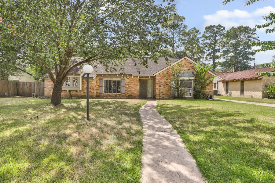 Property photo for 211 W North Hill Drive, Spring, TX