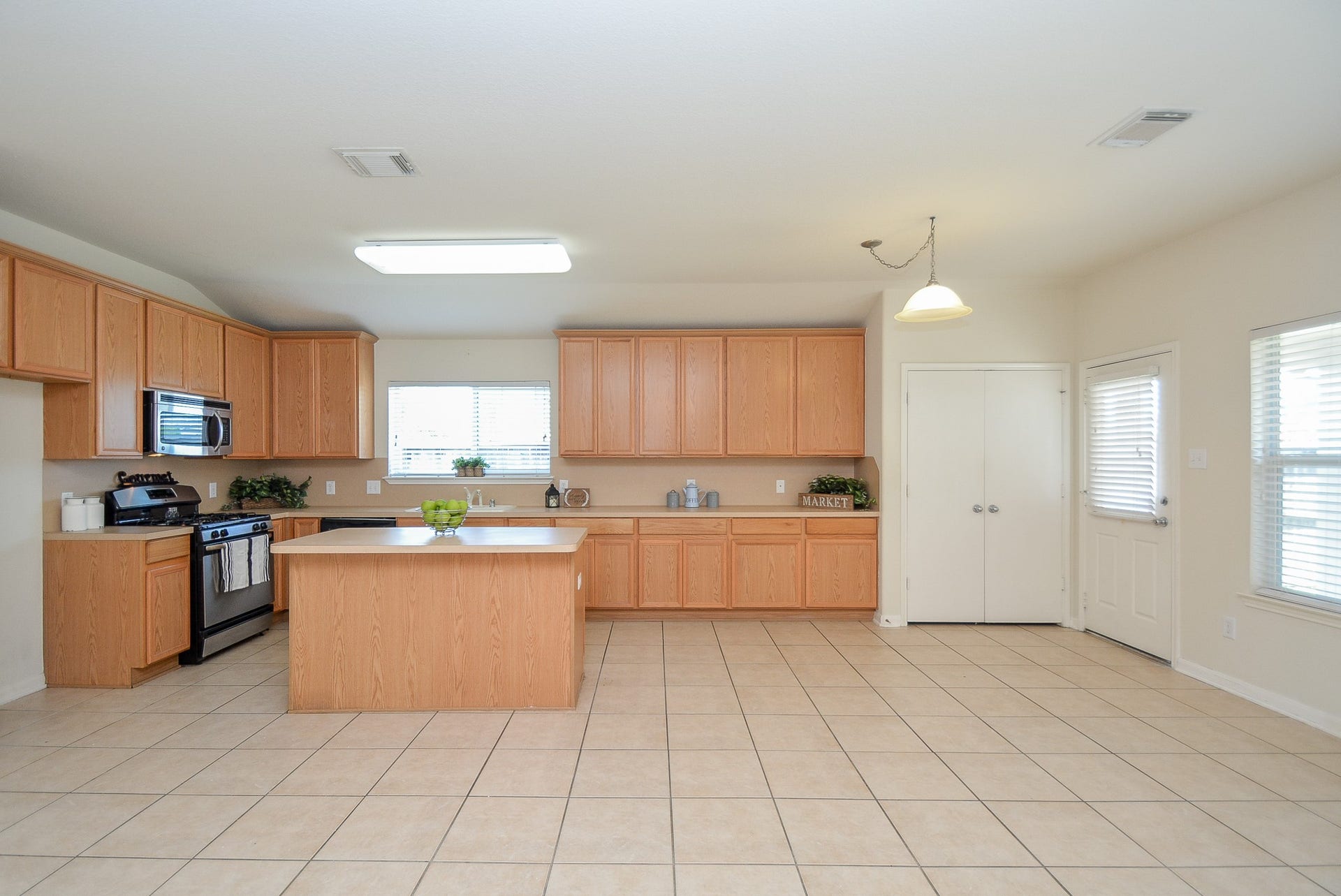 15318 Marlowe Grove Drive, Sugar Land, TX 77498 15318 Marlowe Grove Drive, Sugar Land, TX 77498