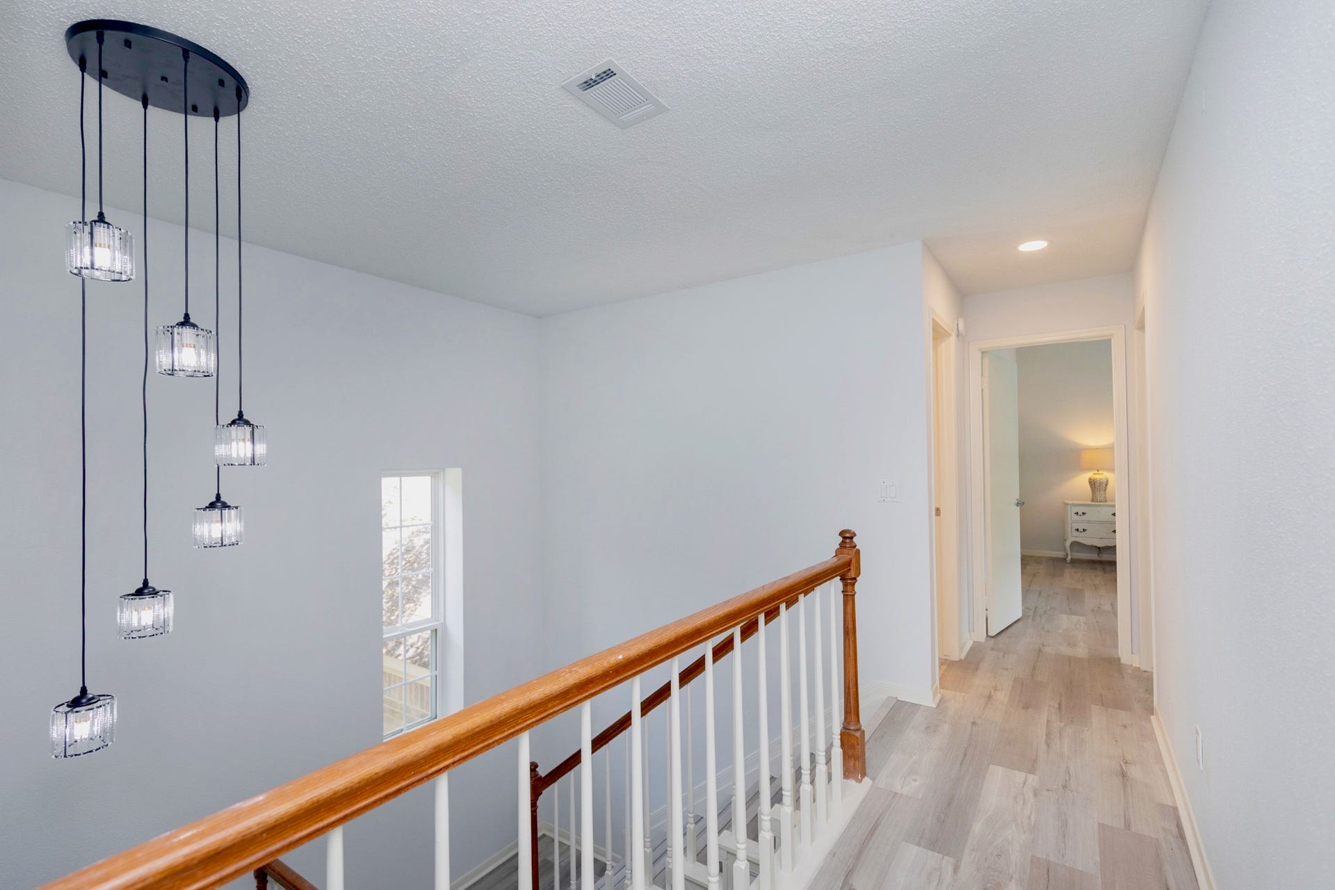 3007 Rimrock Drive, Missouri City, TX 77459 14
UPSTAIRS, THE LANDING IS TASTEFULLY APPOINTED WITH DESIGNER FLOORING AND MODERN LIGHTING!!!