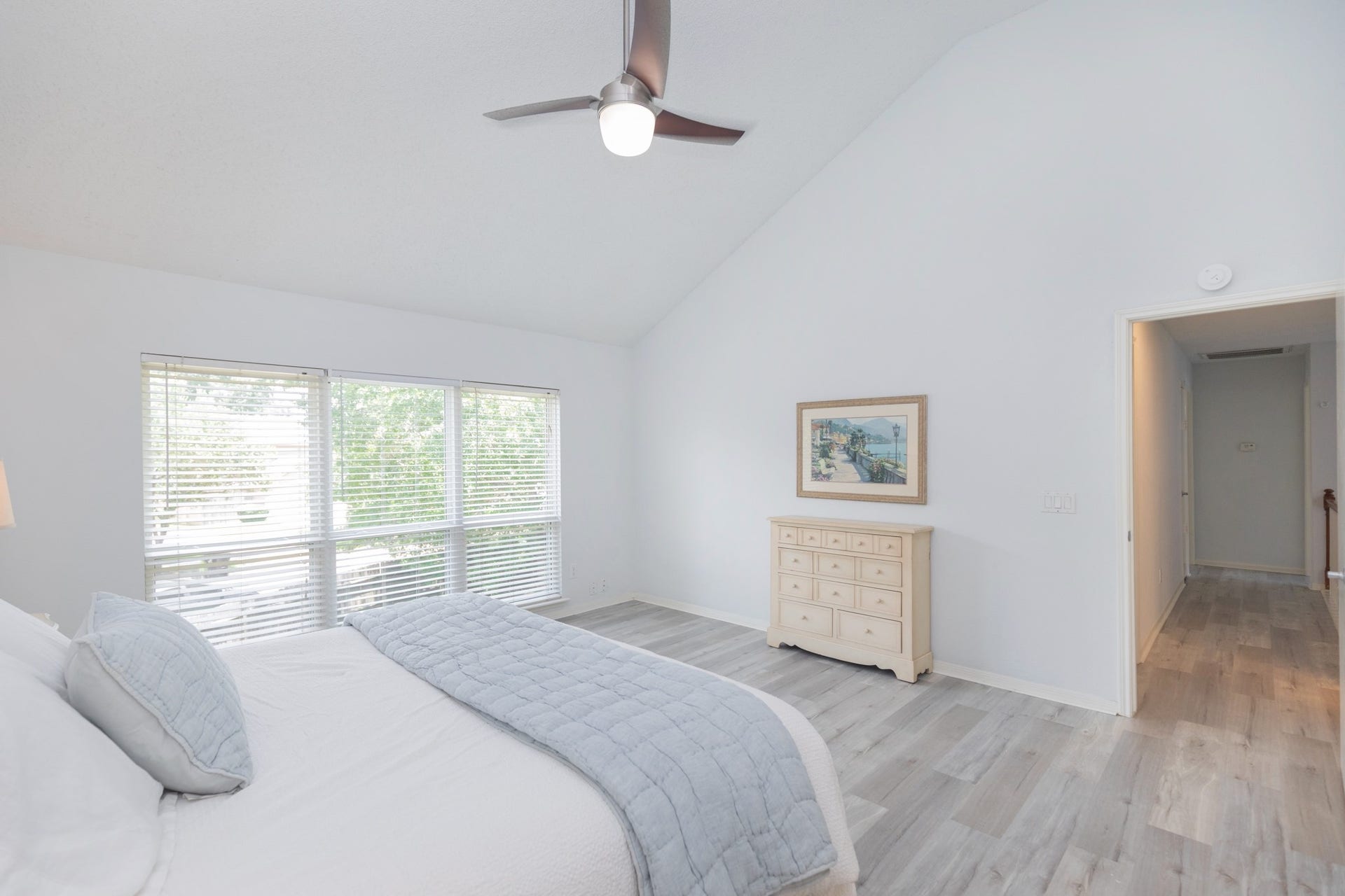 3007 Rimrock Drive, Missouri City, TX 77459 THE PRIMARY BEDROOM IS A LUXURIOUS RETREATCALM, COMFORTABLE, AND BEAUTIFULLY FINISHED!!!