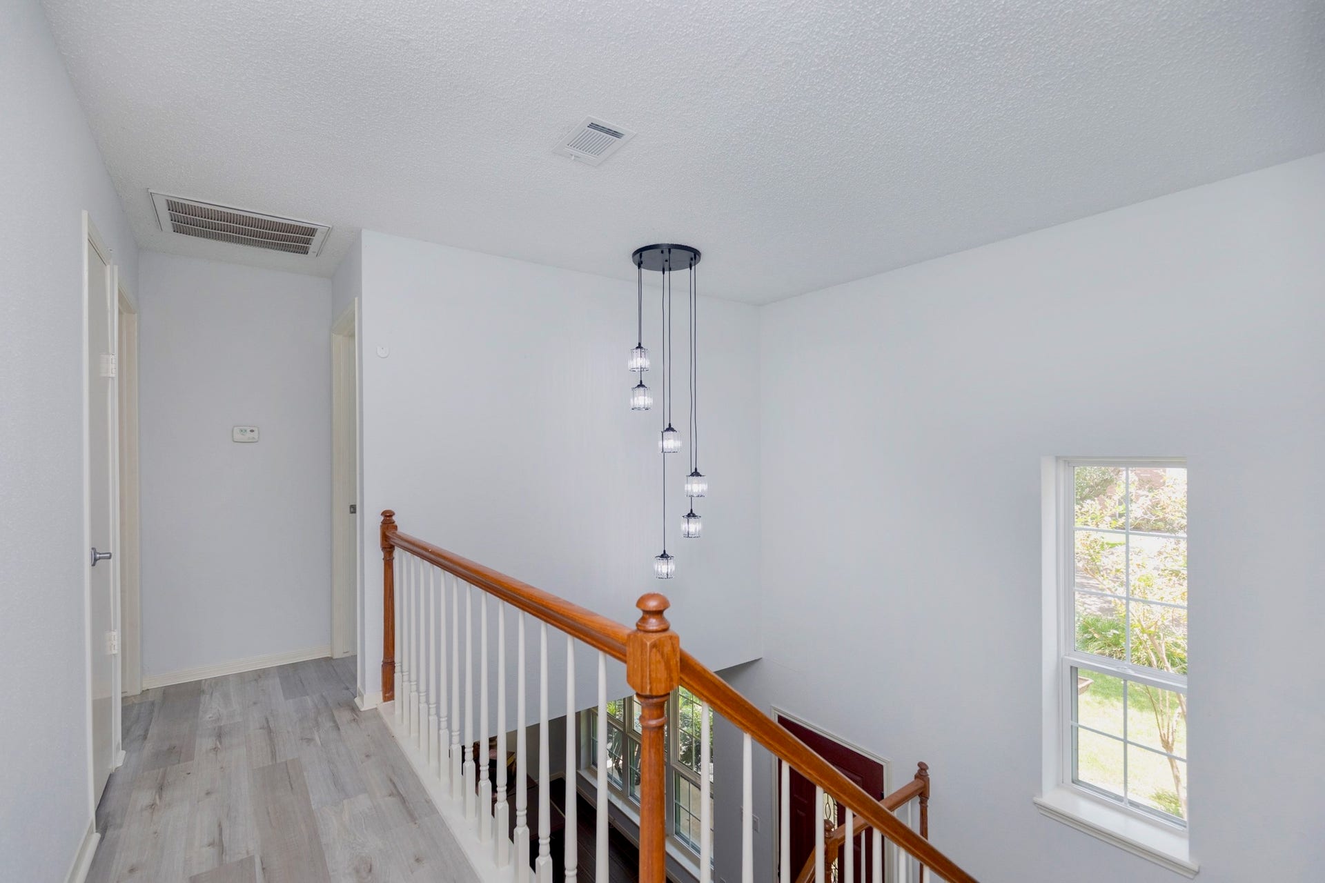 3007 Rimrock Drive, Missouri City, TX 77459 ANOTHER VIEW OF THE LANDING AS YOU ENTER THE SECONDARY LIVING SPACE!!!