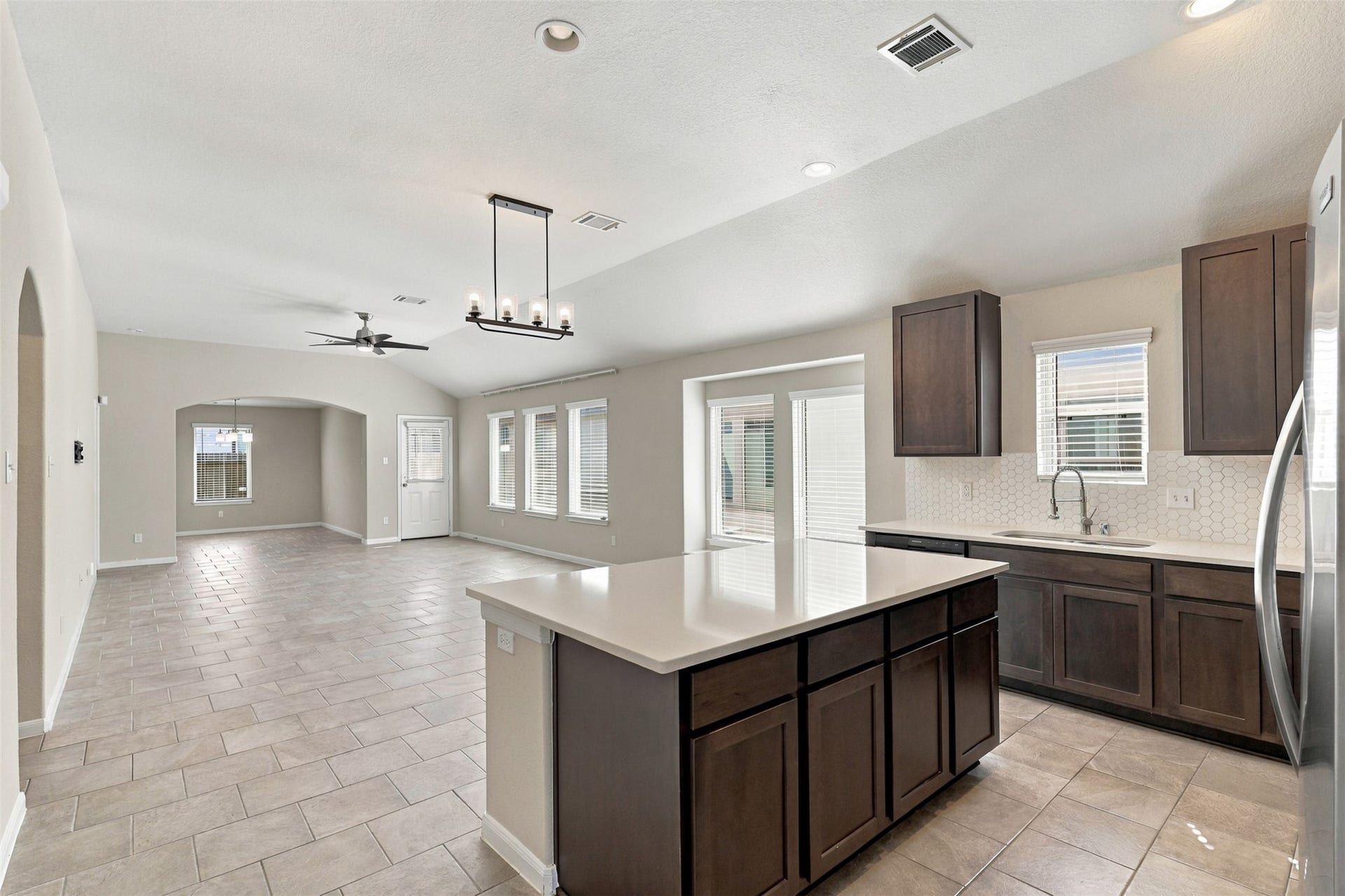 7239 Canoga Drive, Rosharon, TX 77583
