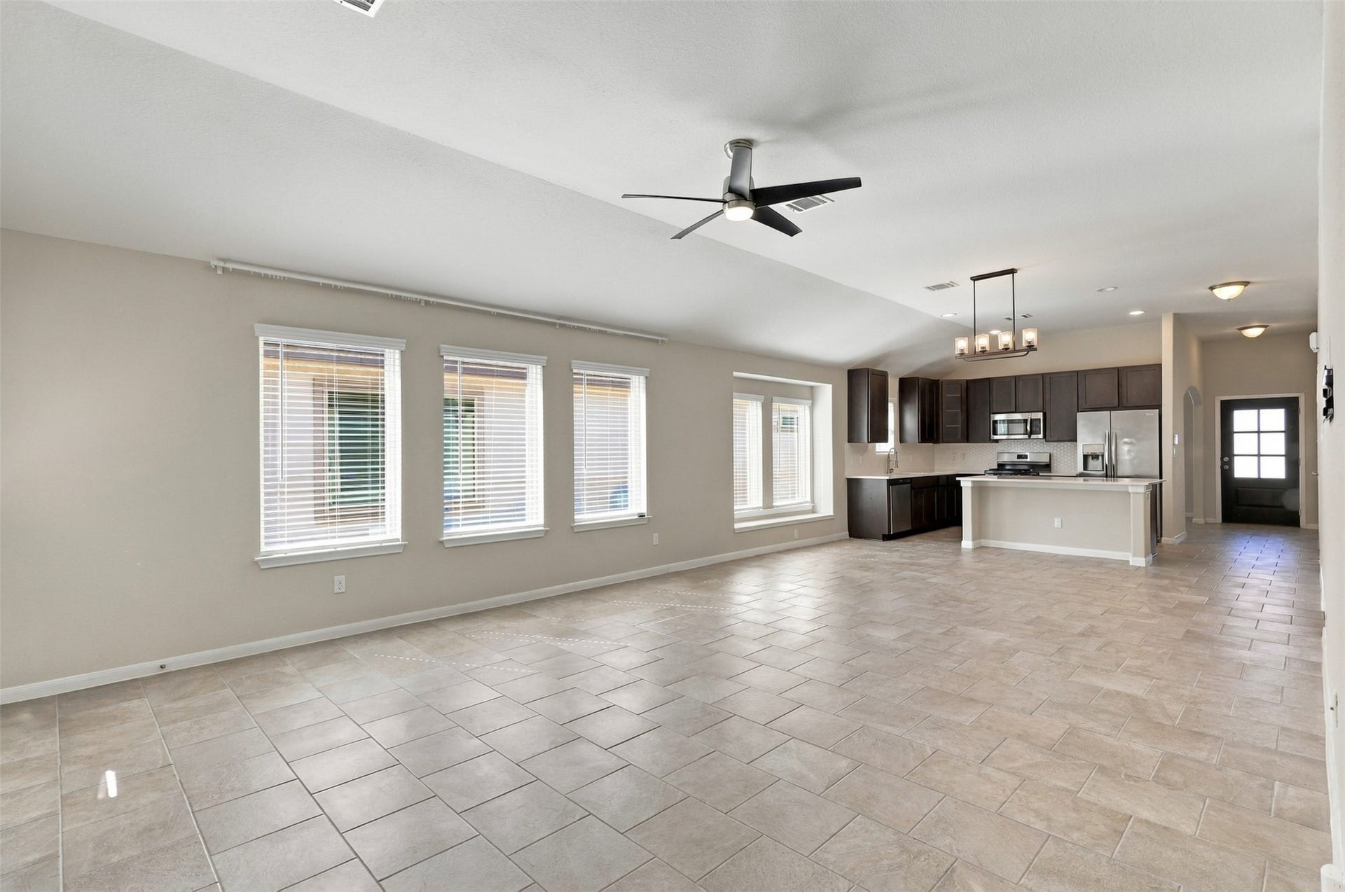 7239 Canoga Drive, Rosharon, TX 77583