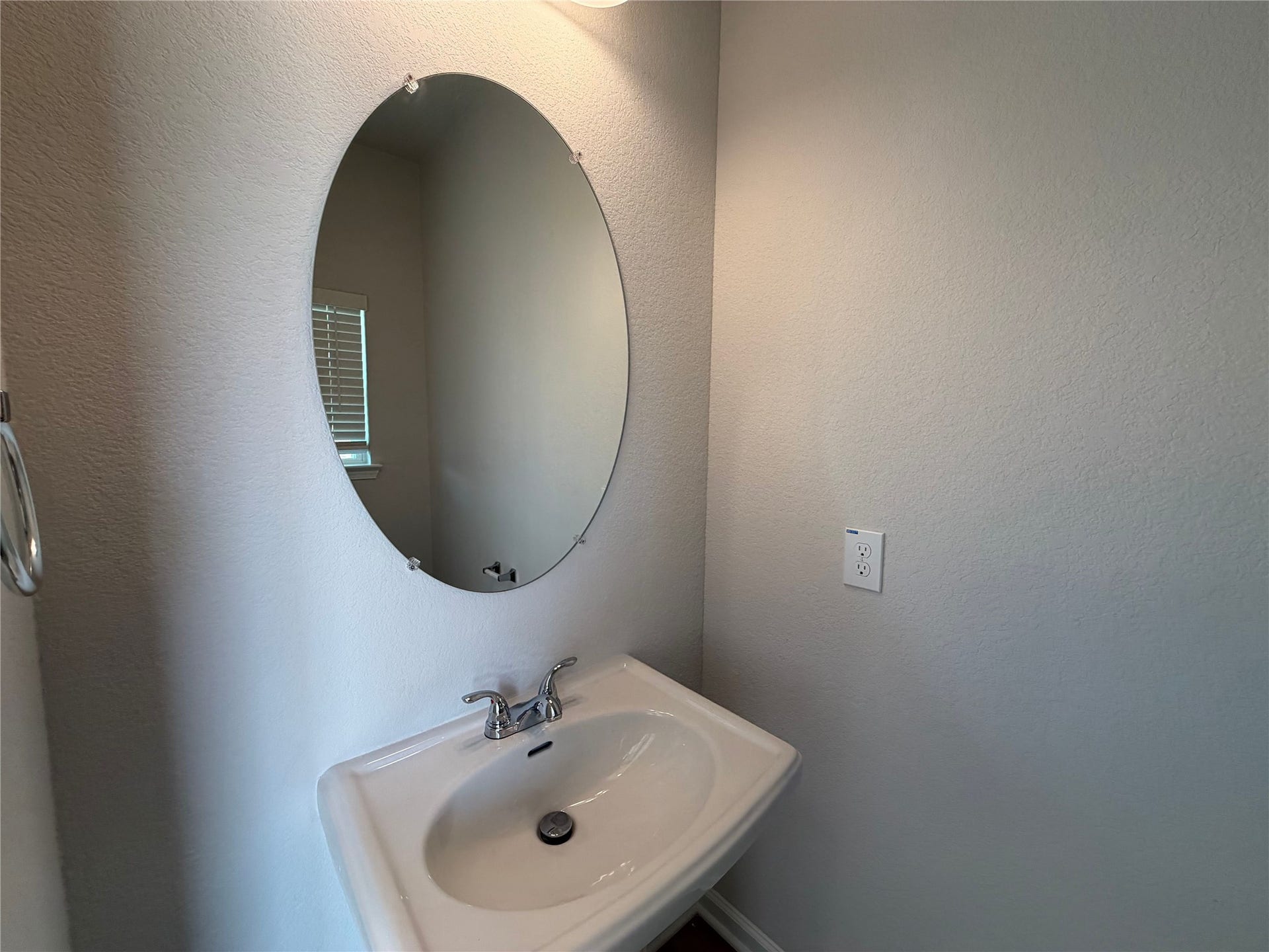 417 Stone Placa Trail, Brookshire, TX 77423 The Mockingbird II- Powder Bath