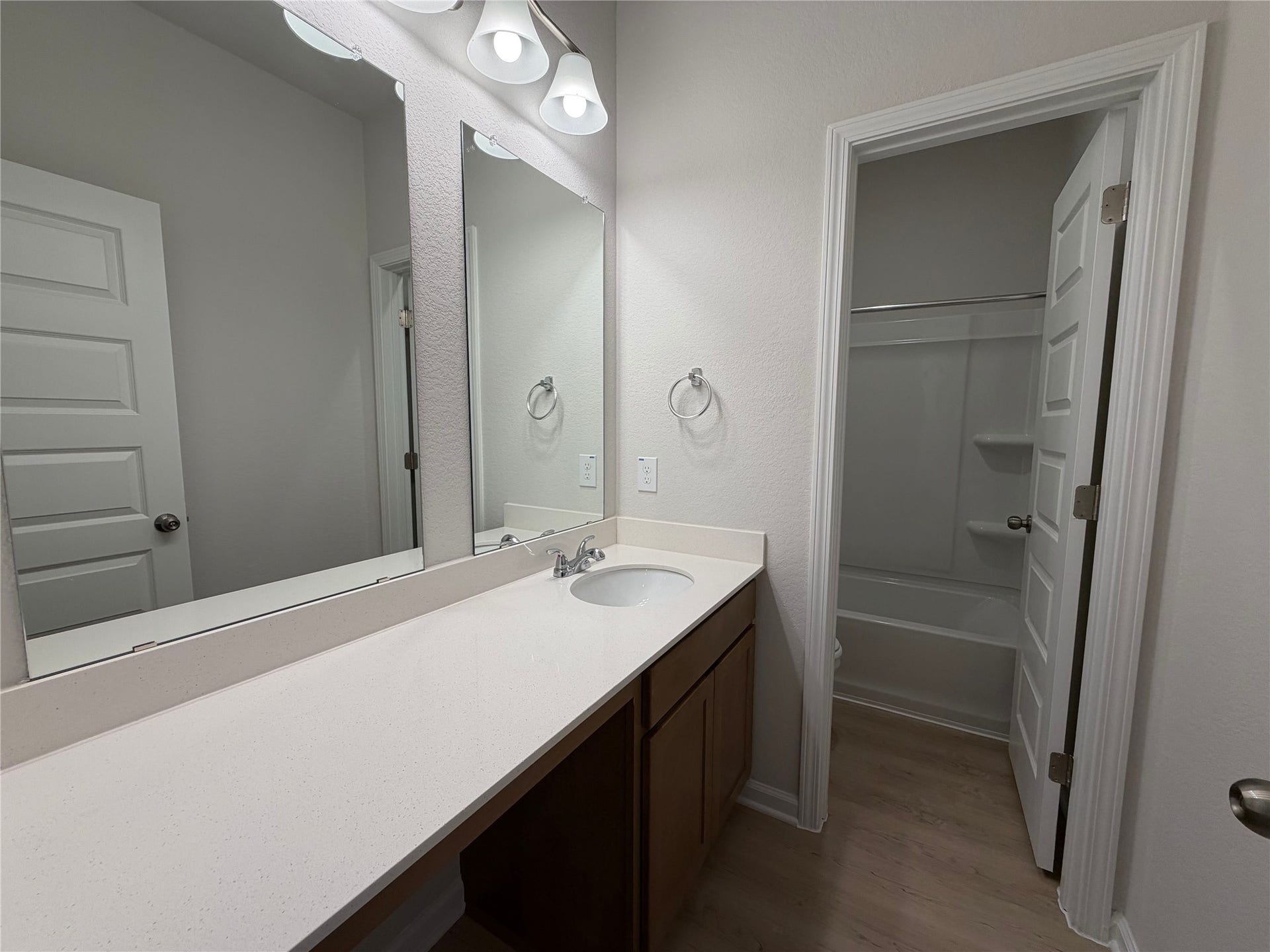 417 Stone Placa Trail, Brookshire, TX 77423 The Mockingbird II- Primary Bath