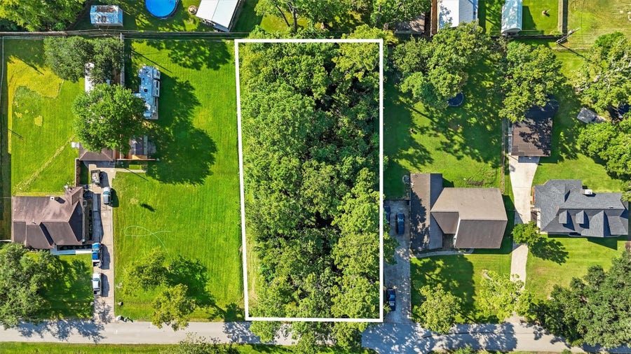 Property photo for 2202 Hickory Manor Drive, Huffman, TX