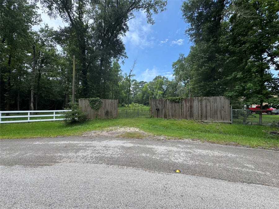 Property photo for 919 Little Doe Drive, Crosby, TX