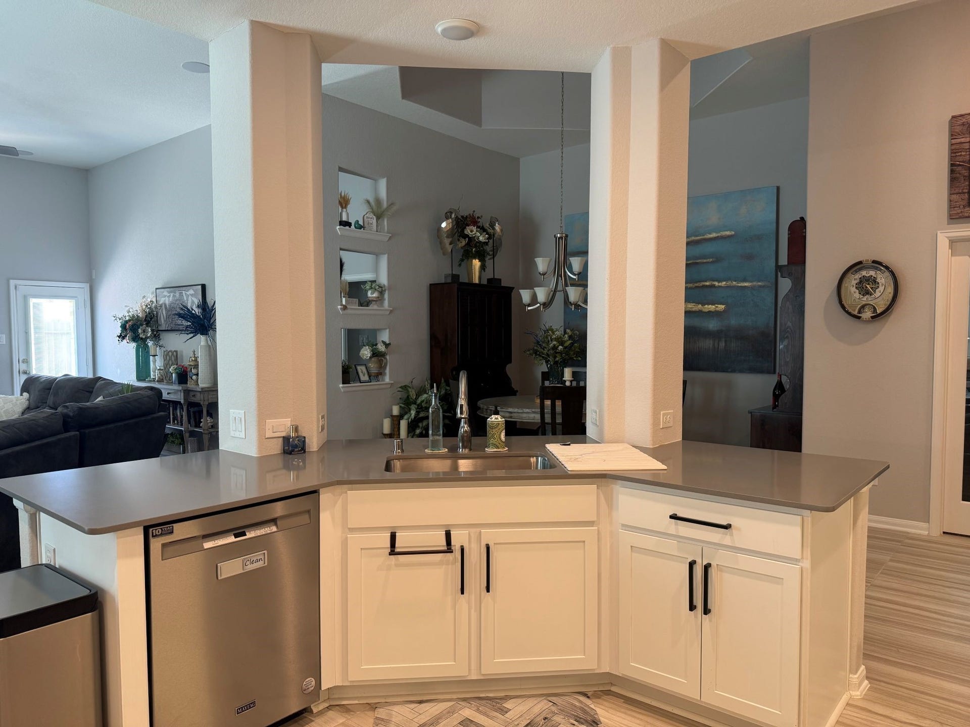 311 Shiraz Drive, Alvin, TX 77511 311 Shiraz Drive, Alvin, TX 77511