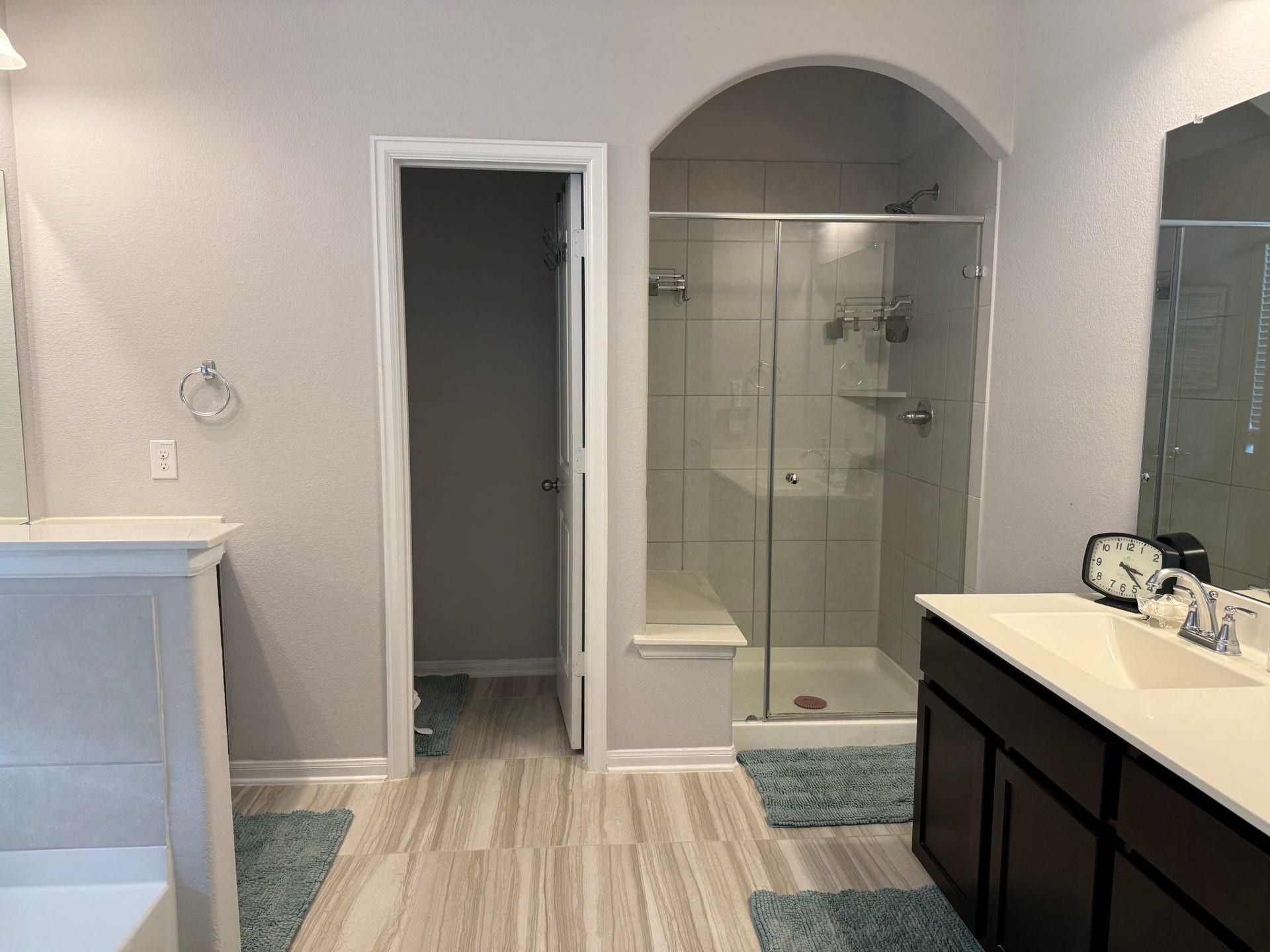 311 Shiraz Drive, Alvin, TX 77511 311 Shiraz Drive, Alvin, TX 77511