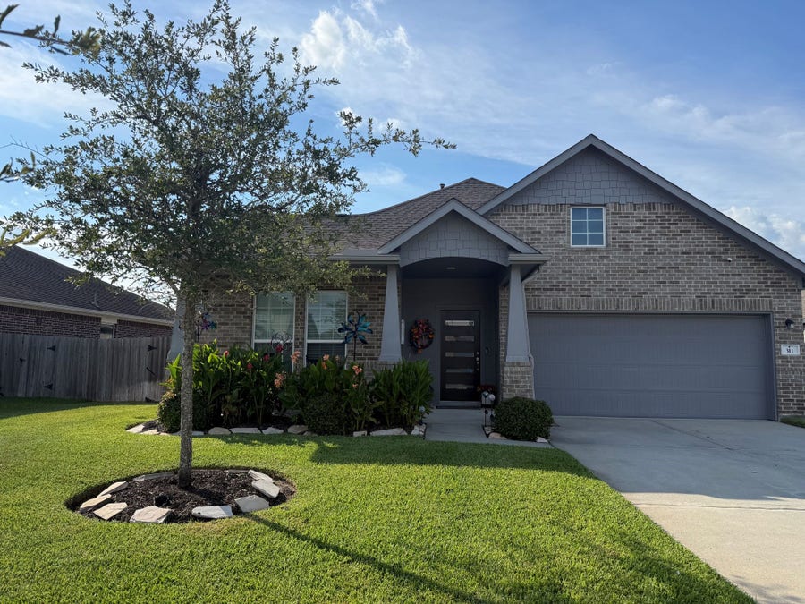 Property photo for 311 Shiraz Drive, Alvin, TX