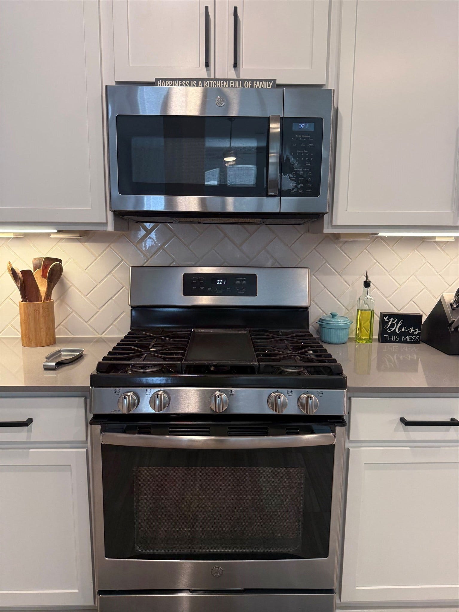 311 Shiraz Drive, Alvin, TX 77511 311 Shiraz Drive, Alvin, TX 77511