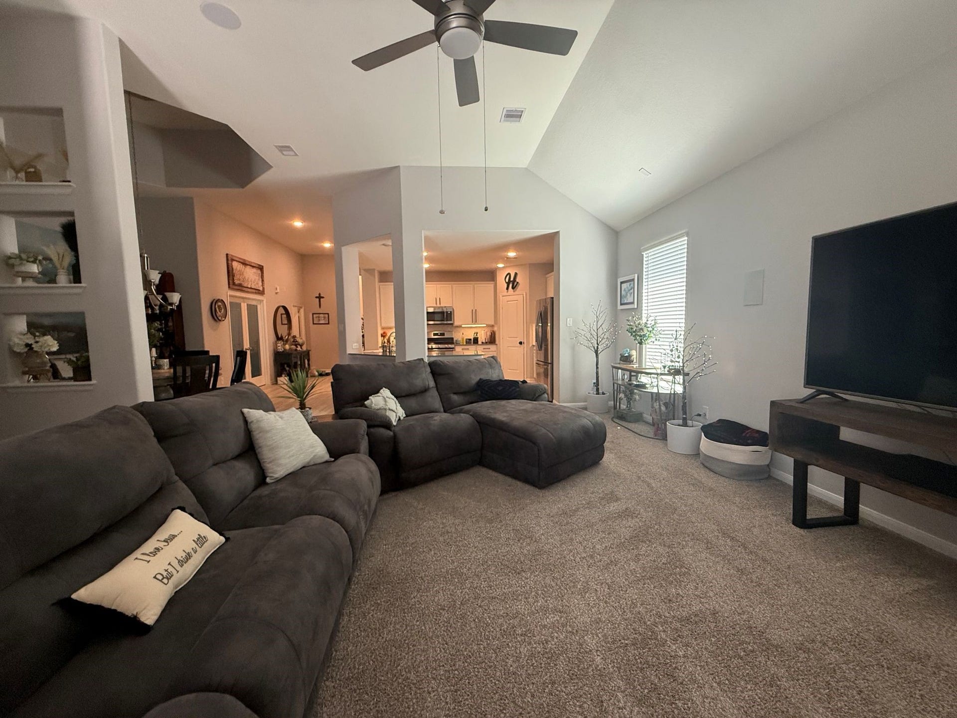 311 Shiraz Drive, Alvin, TX 77511 311 Shiraz Drive, Alvin, TX 77511
