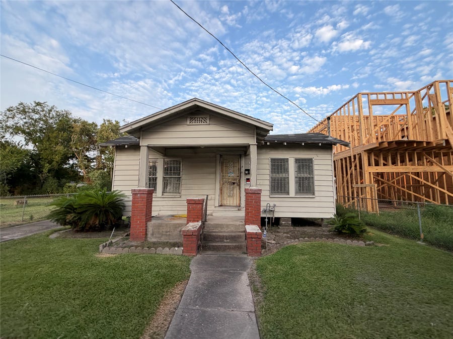Property photo for 2805 Brackenridge Street, Houston, TX