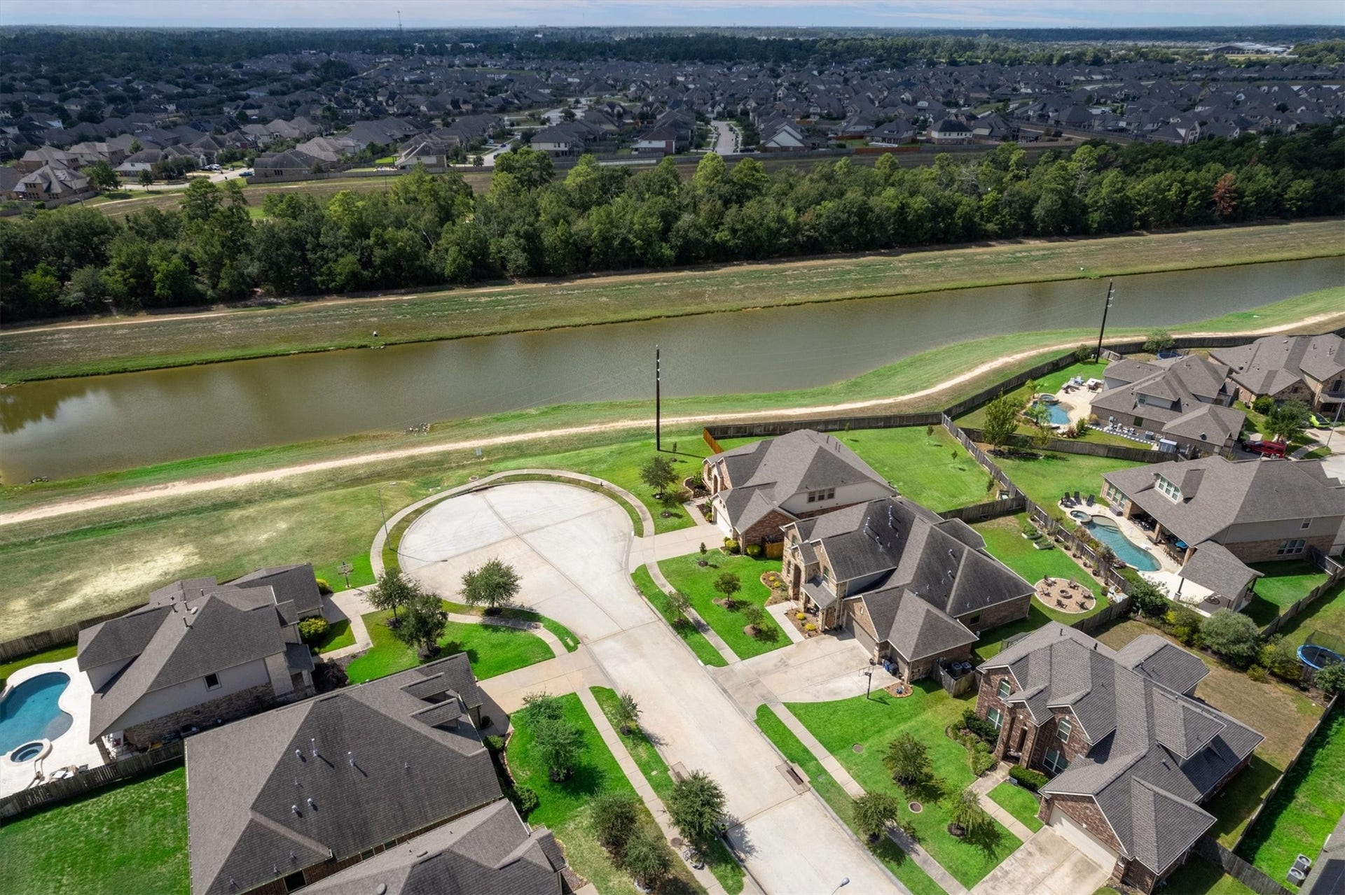 17903 Fernwood Bend Drive, Tomball, TX 77377 Another aerial view.