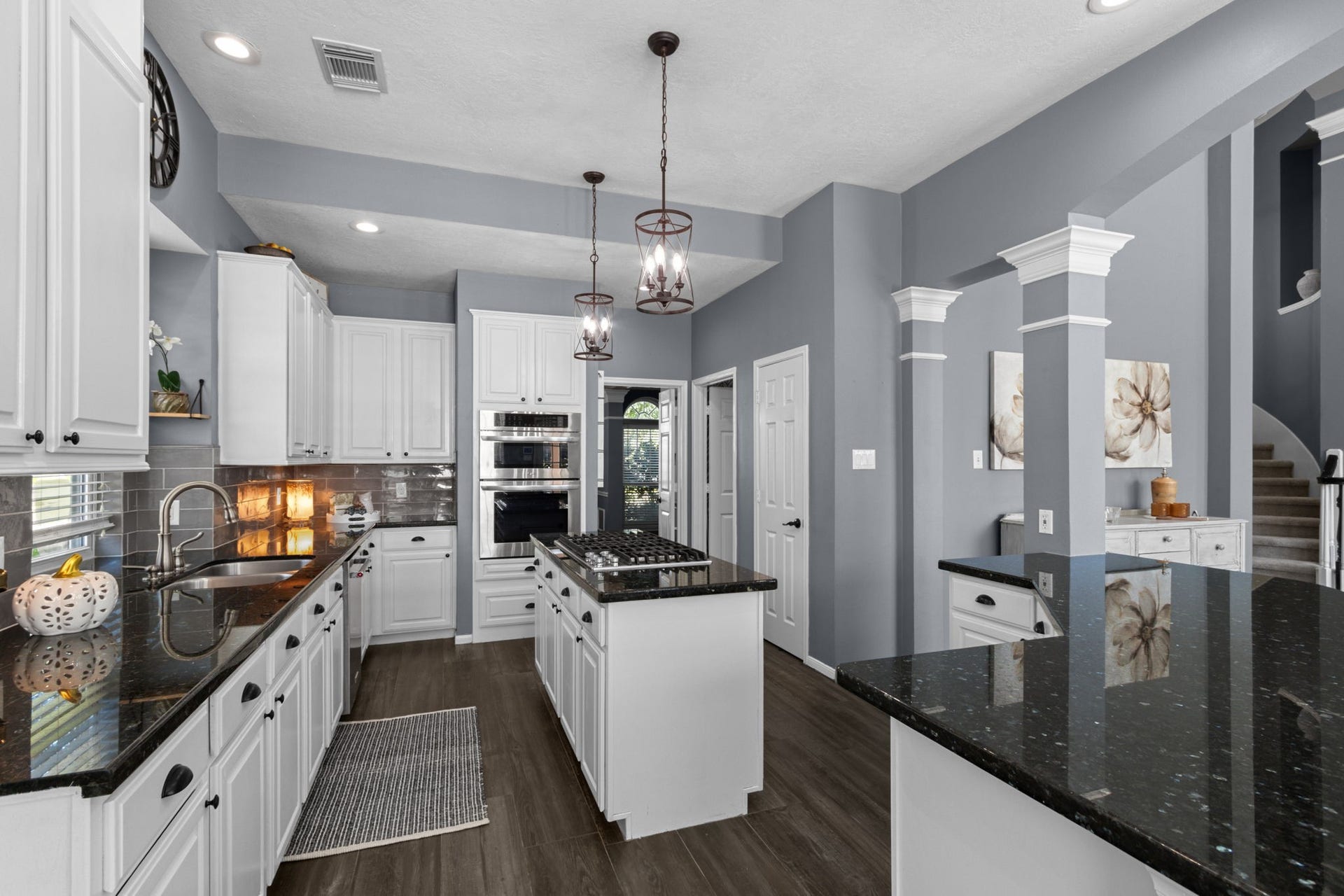 14303 Spyglen Lane, Cypress, TX 77429 Updated oven and microwave
