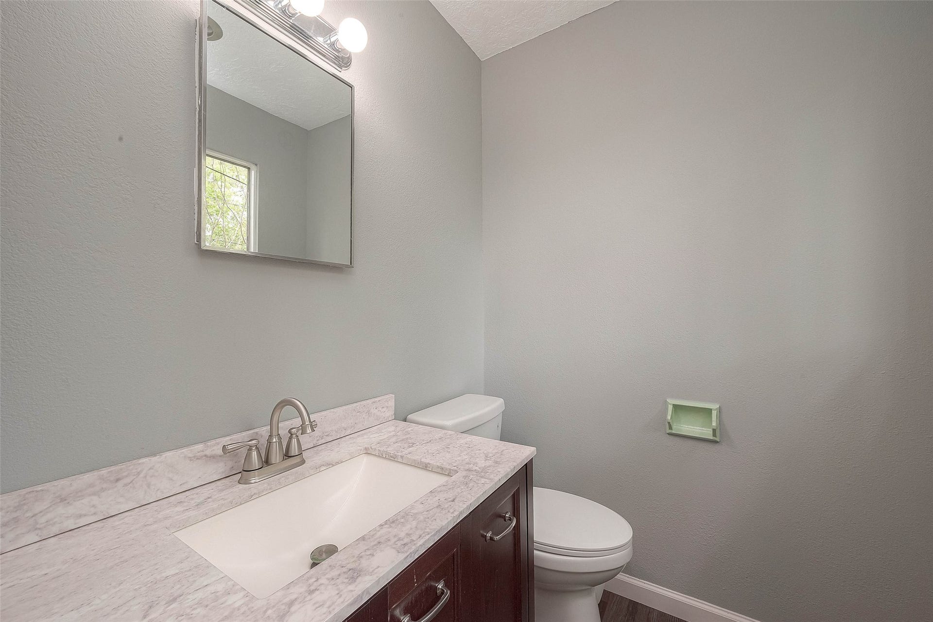 7022 Triola Lane, Houston, TX 77074 Half primary bath.