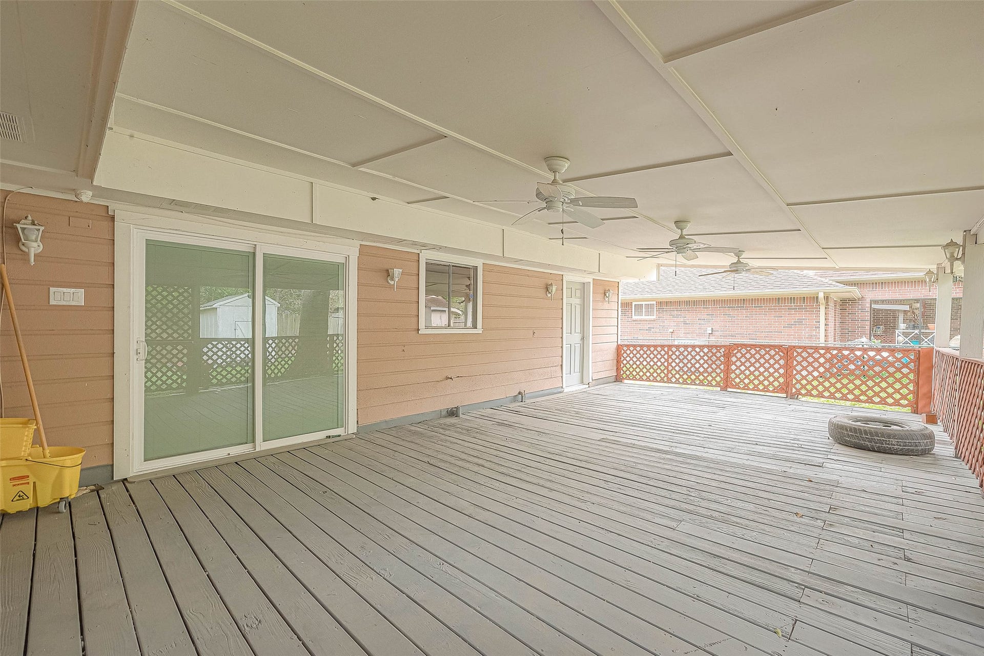 7022 Triola Lane, Houston, TX 77074 Recently updated energy efficienct double doors.