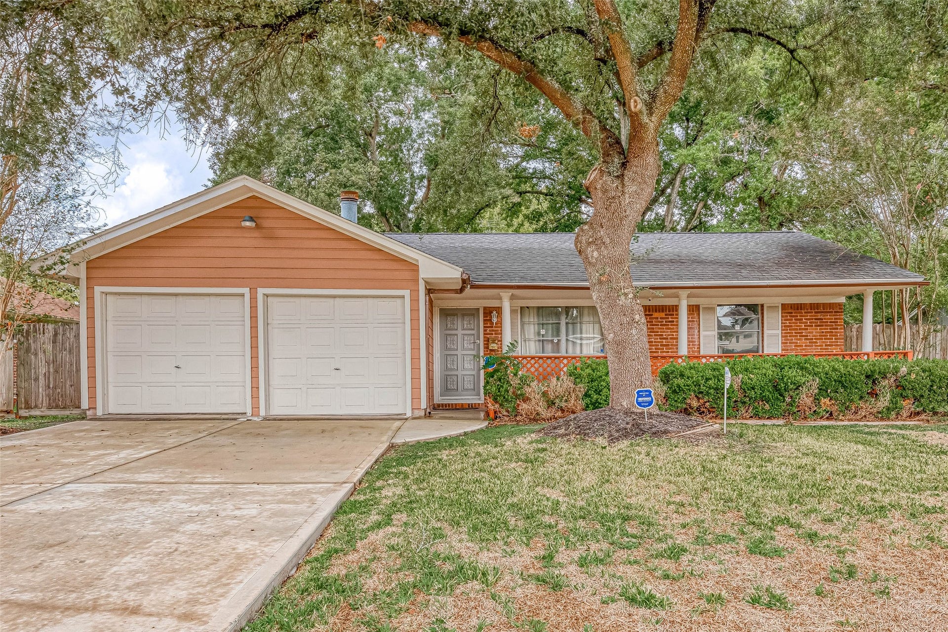 7022 Triola Lane, Houston, TX 77074 3bd, 1.5 bath home with huge backyard.