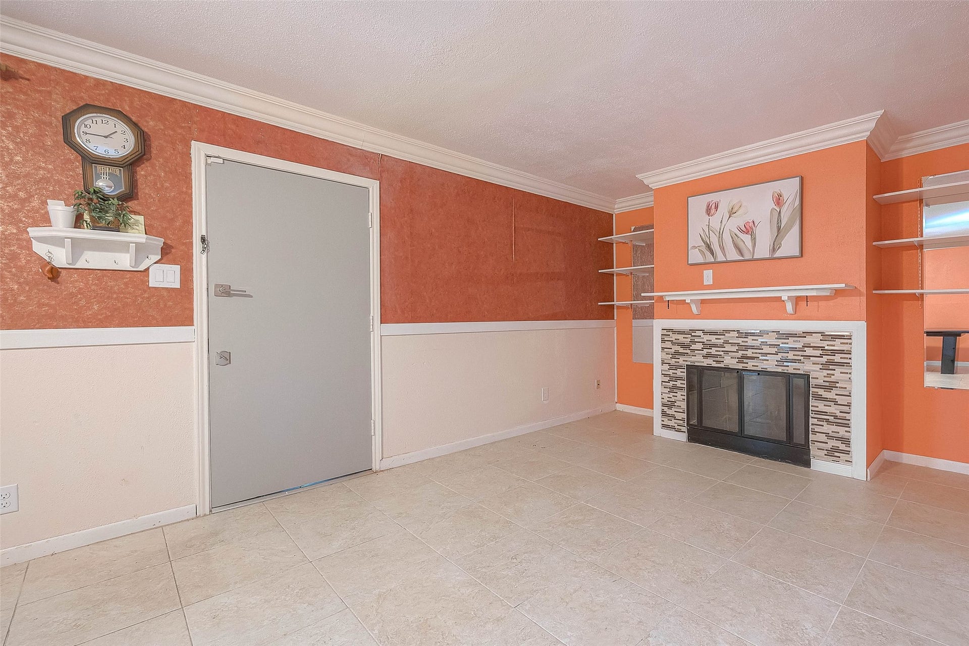 7022 Triola Lane, Houston, TX 77074 Living area.
