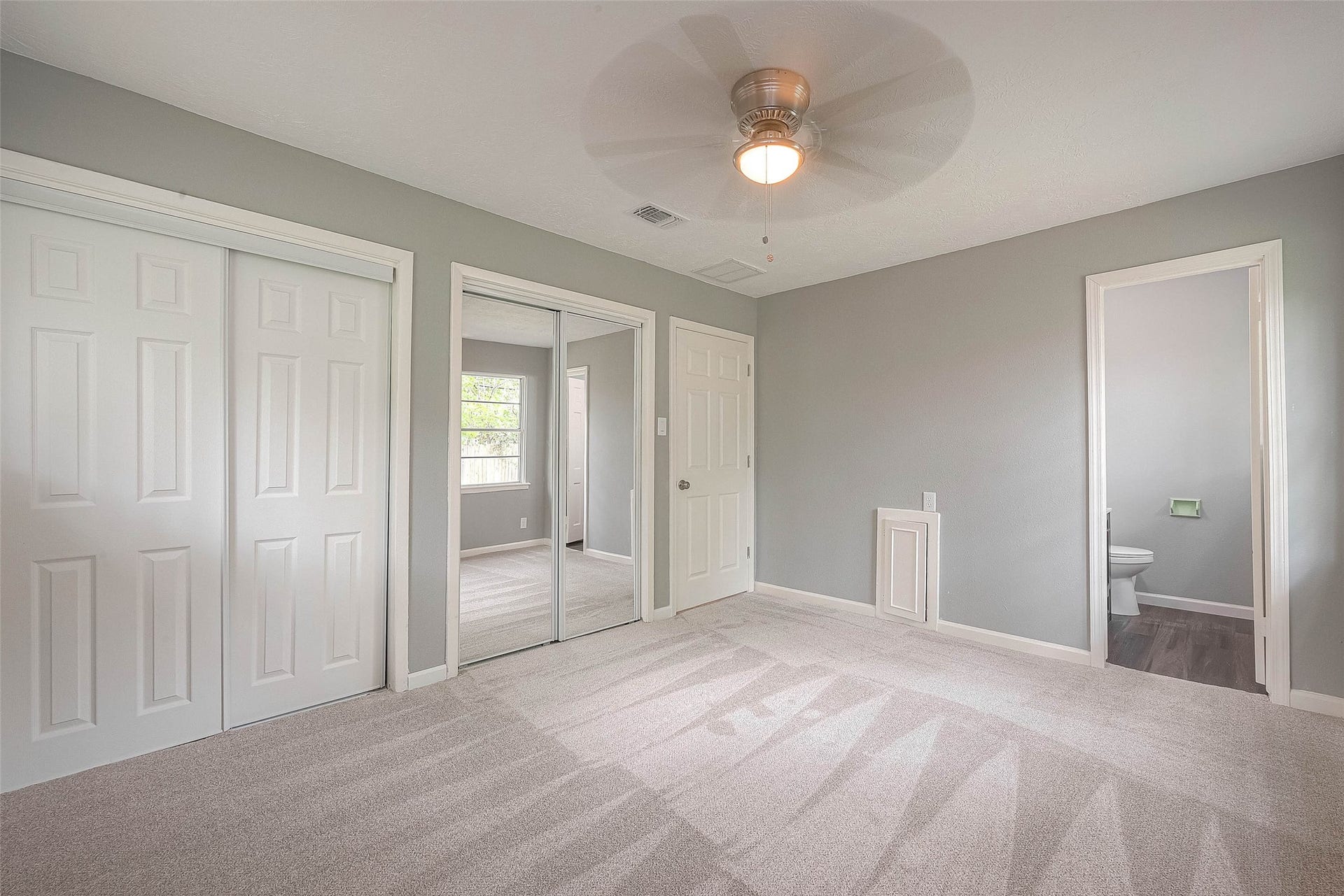 7022 Triola Lane, Houston, TX 77074 Other view of primary bedroom.